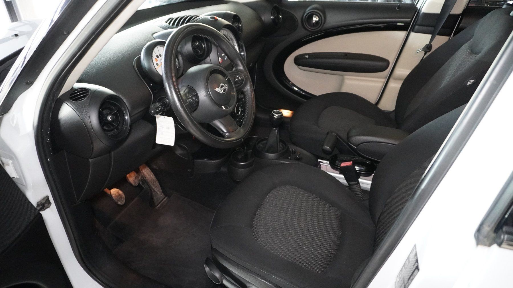 MINI Countryman Cooper D ALL4-image-5