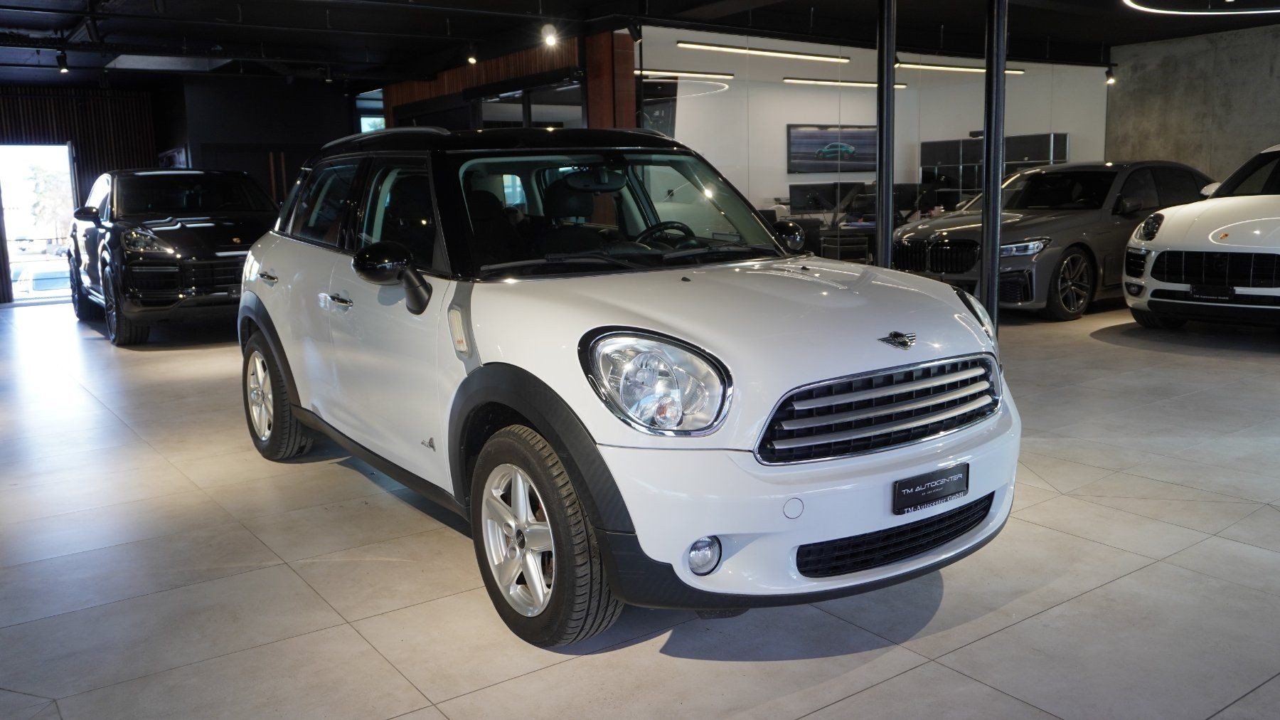 MINI Countryman Cooper D ALL4-image-1