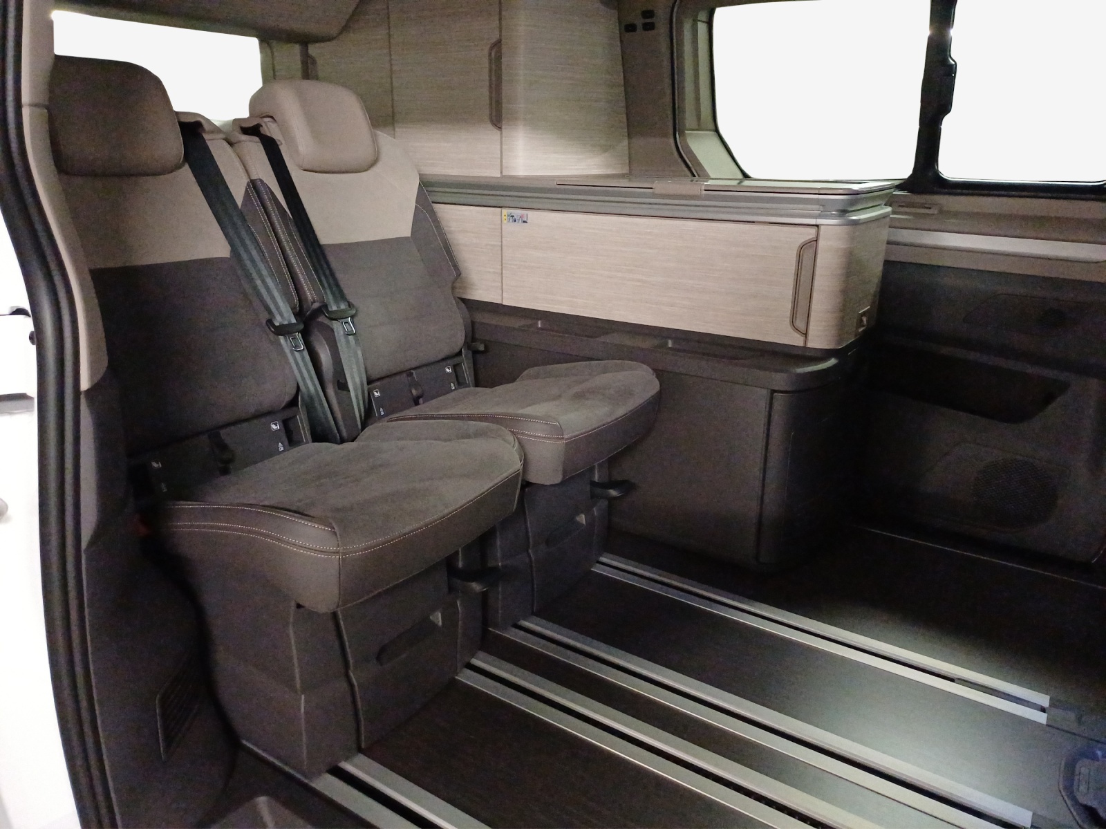 VW California eHybrid Ocean 4Motion-image-11