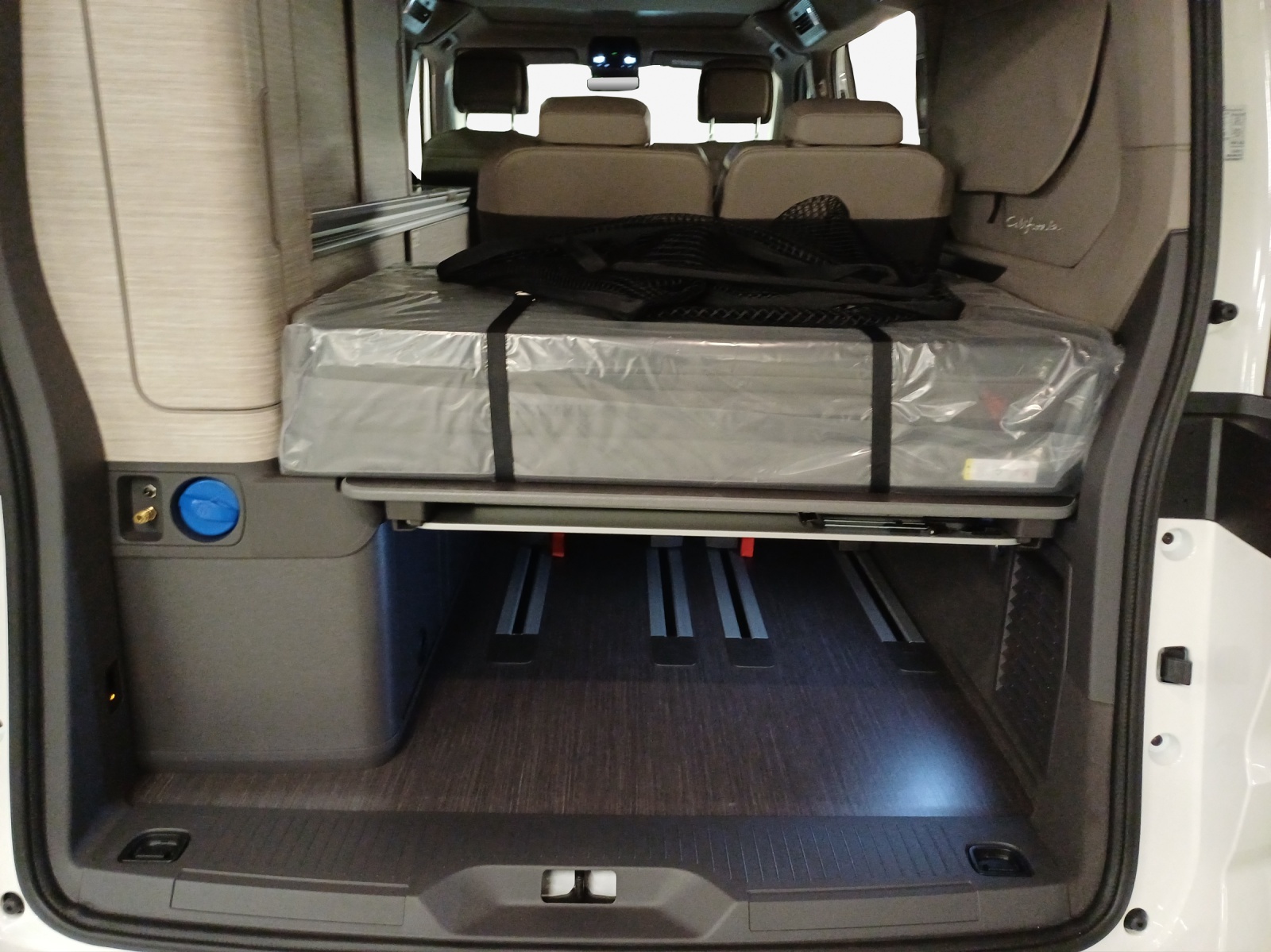 VW California eHybrid Ocean 4Motion-image-12