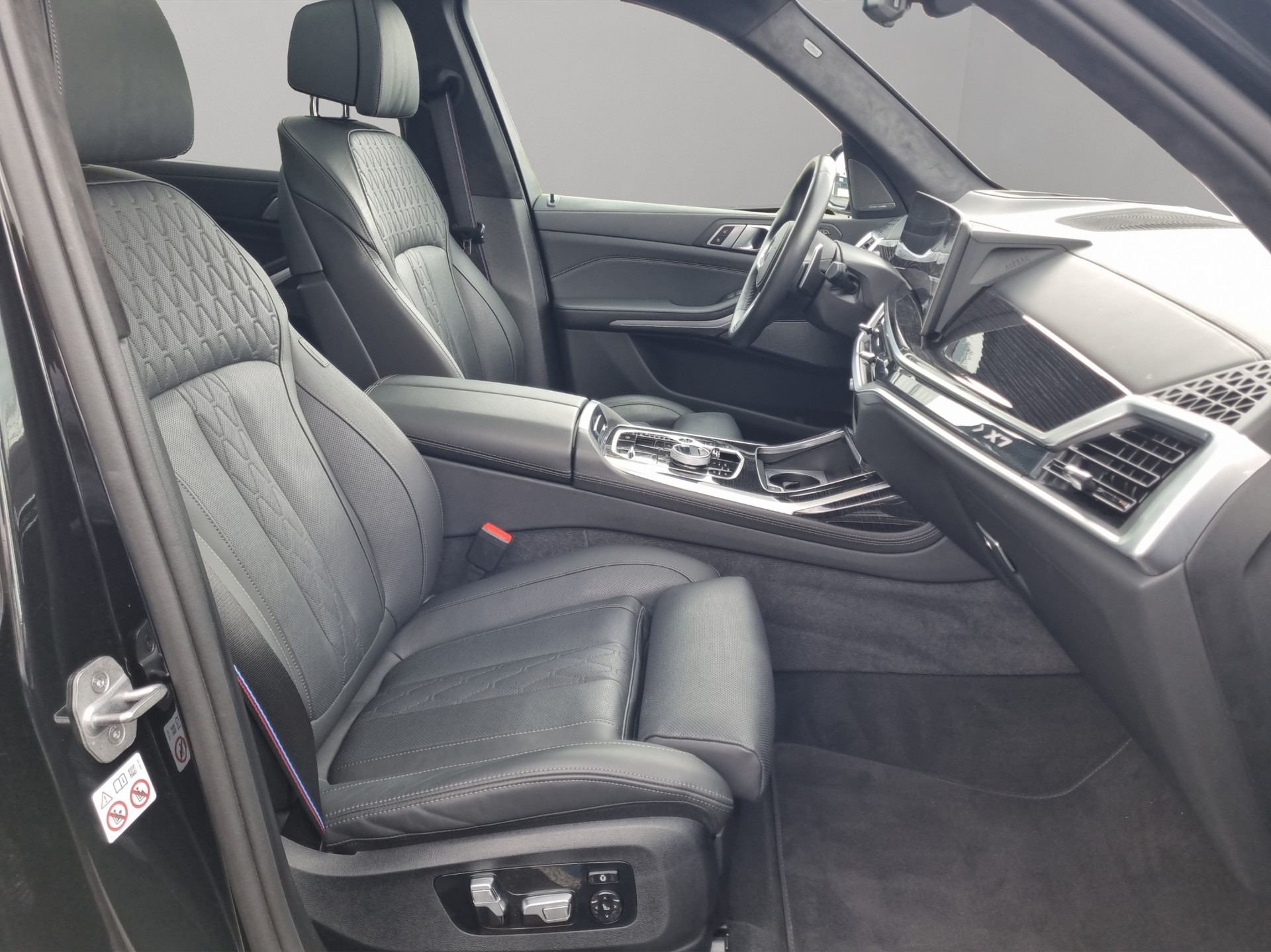 BMW X7 xDrive 48V 40d M Sport Pro Steptronic-image-17