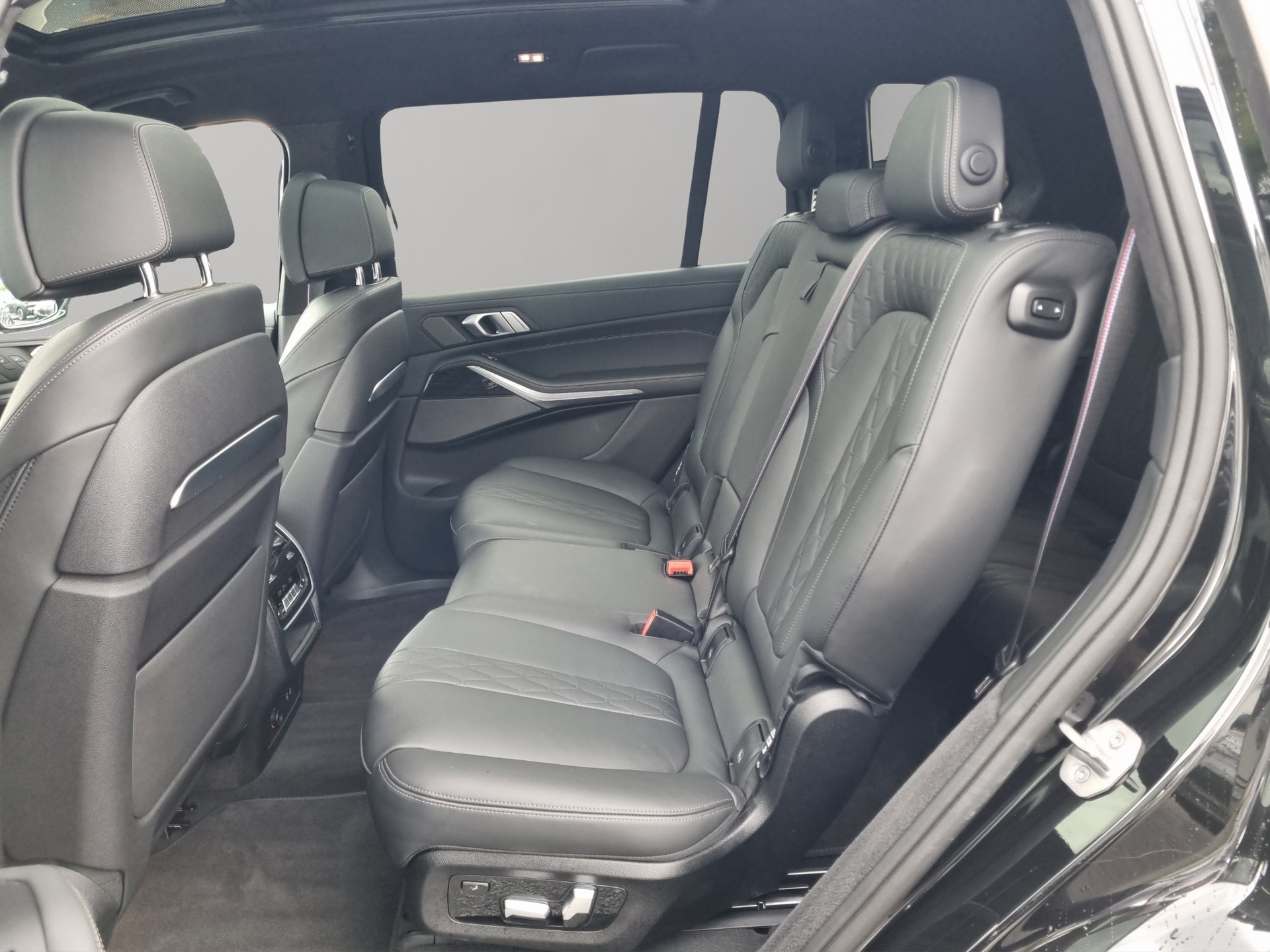 BMW X7 xDrive 48V 40d M Sport Pro Steptronic-image-18