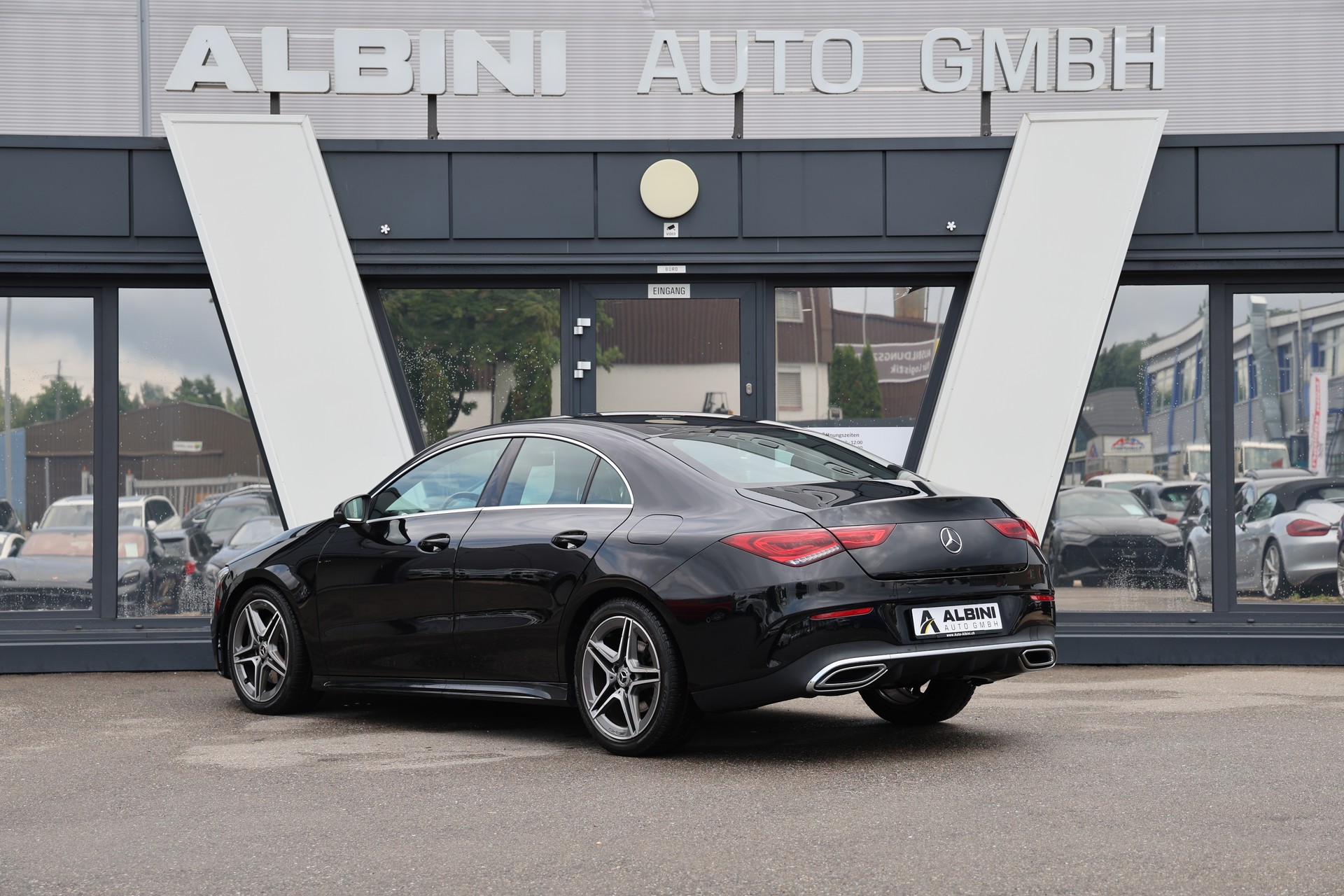 MERCEDES-BENZ CLA 220 d AMG Line-image-3