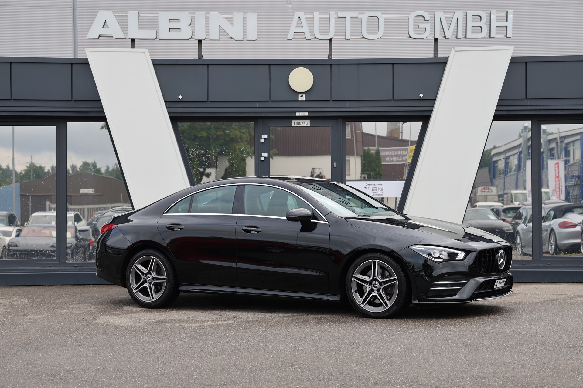 MERCEDES-BENZ CLA 220 d AMG Line-image-1