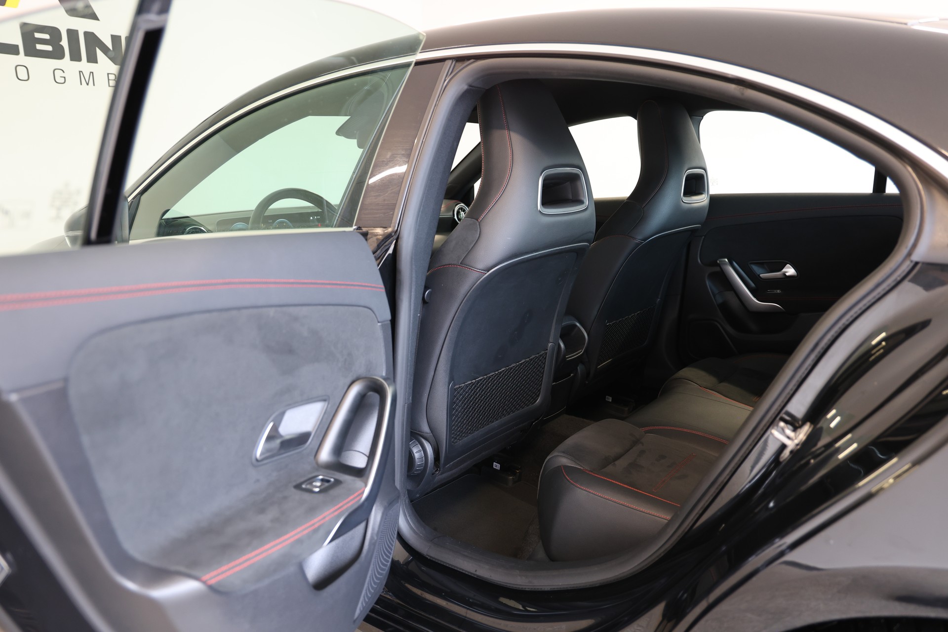 MERCEDES-BENZ CLA 220 d AMG Line-image-12