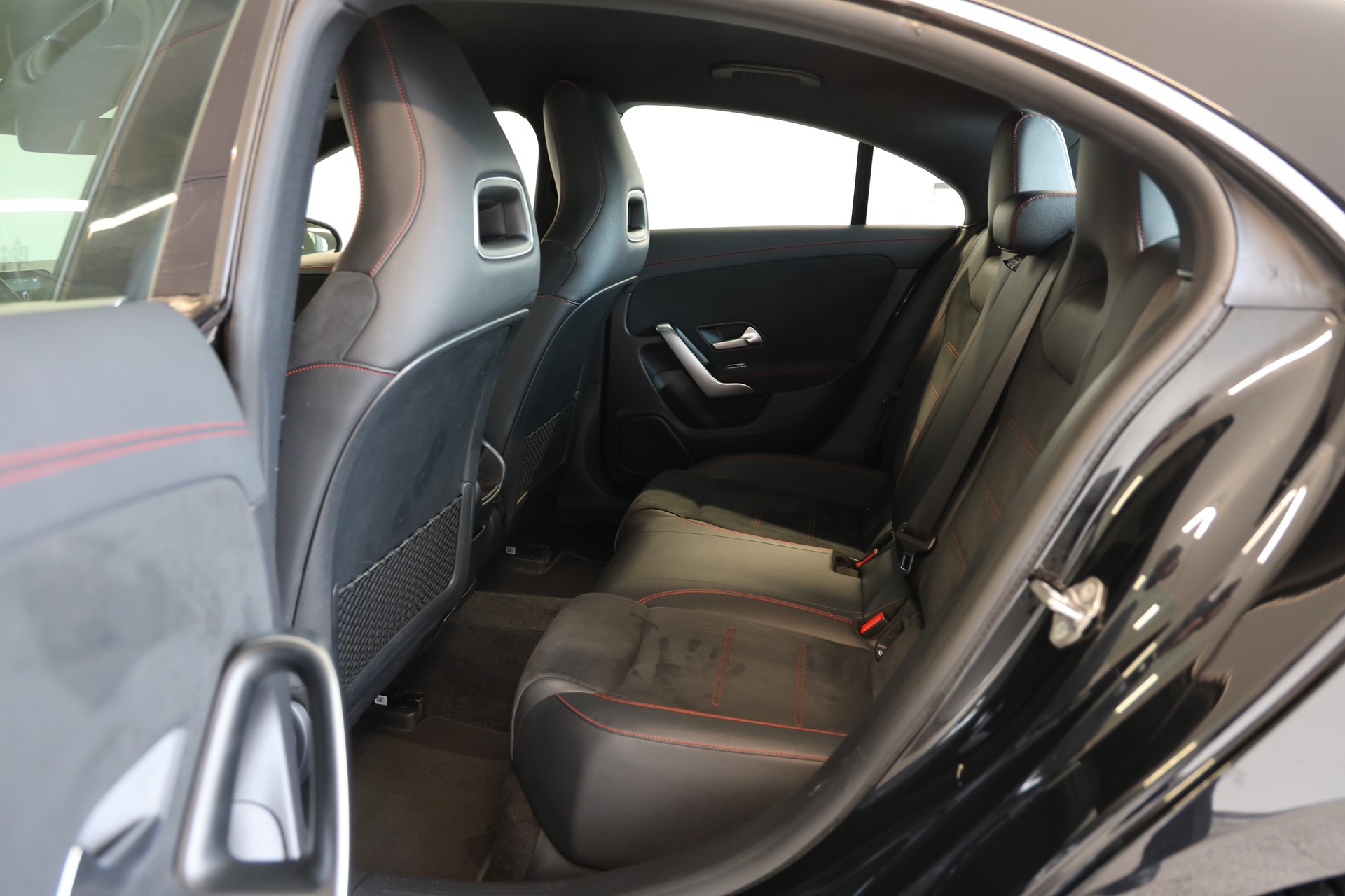 MERCEDES-BENZ CLA 220 d AMG Line-image-13