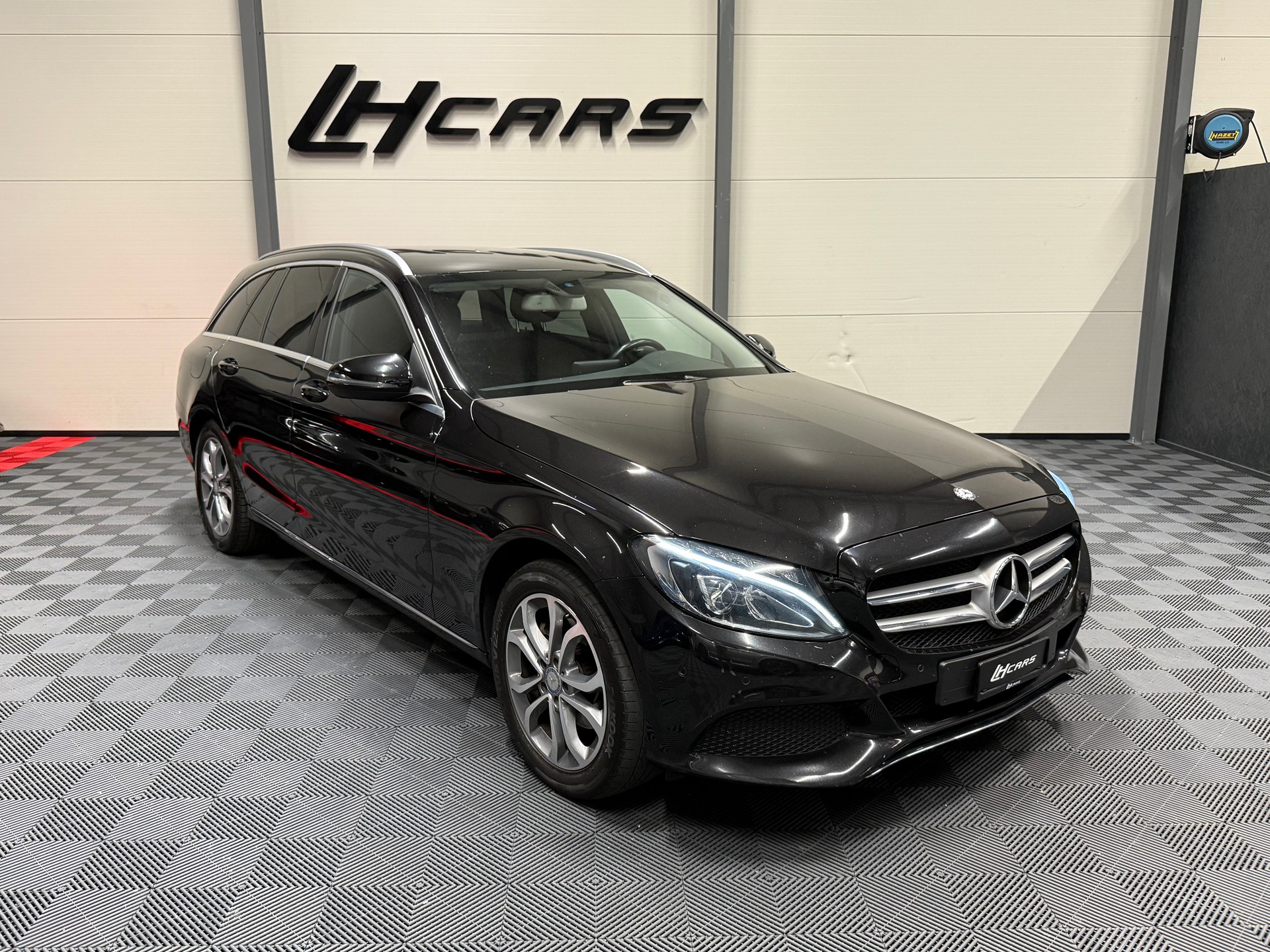 MERCEDES-BENZ C 220 d Avantgarde Kombi-image-5