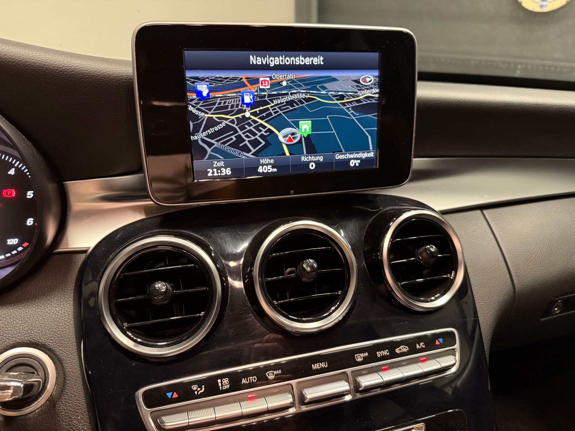 MERCEDES-BENZ C 220 d Avantgarde Kombi-image-13