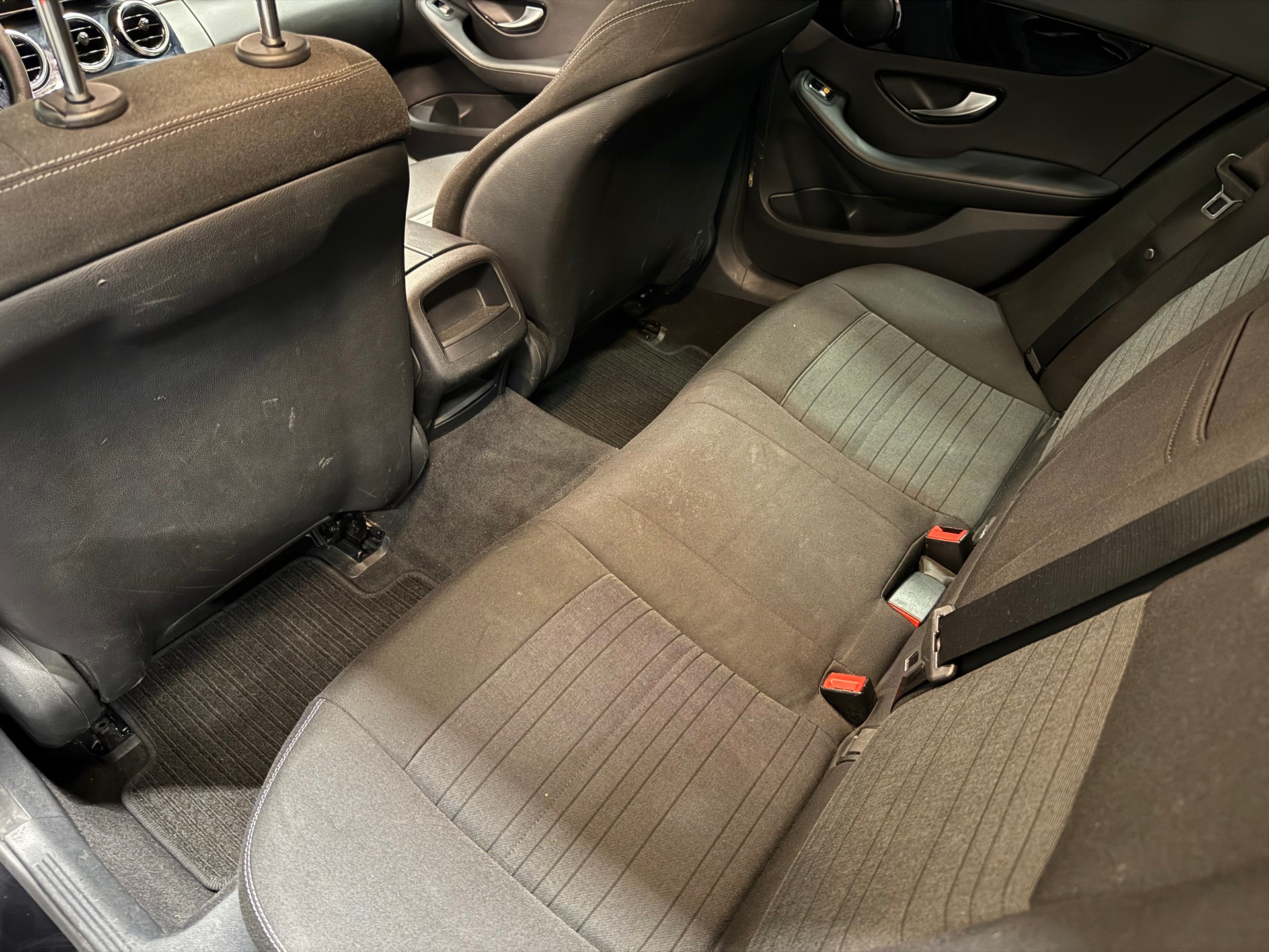 MERCEDES-BENZ C 220 d Avantgarde Kombi-image-11