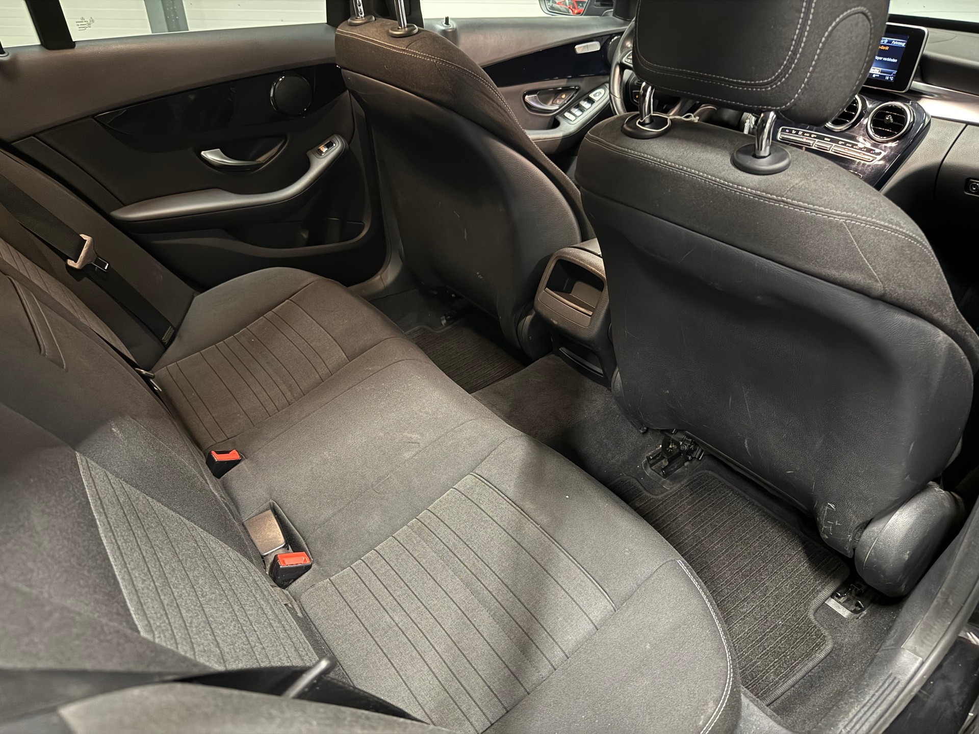 MERCEDES-BENZ C 220 d Avantgarde Kombi-image-10