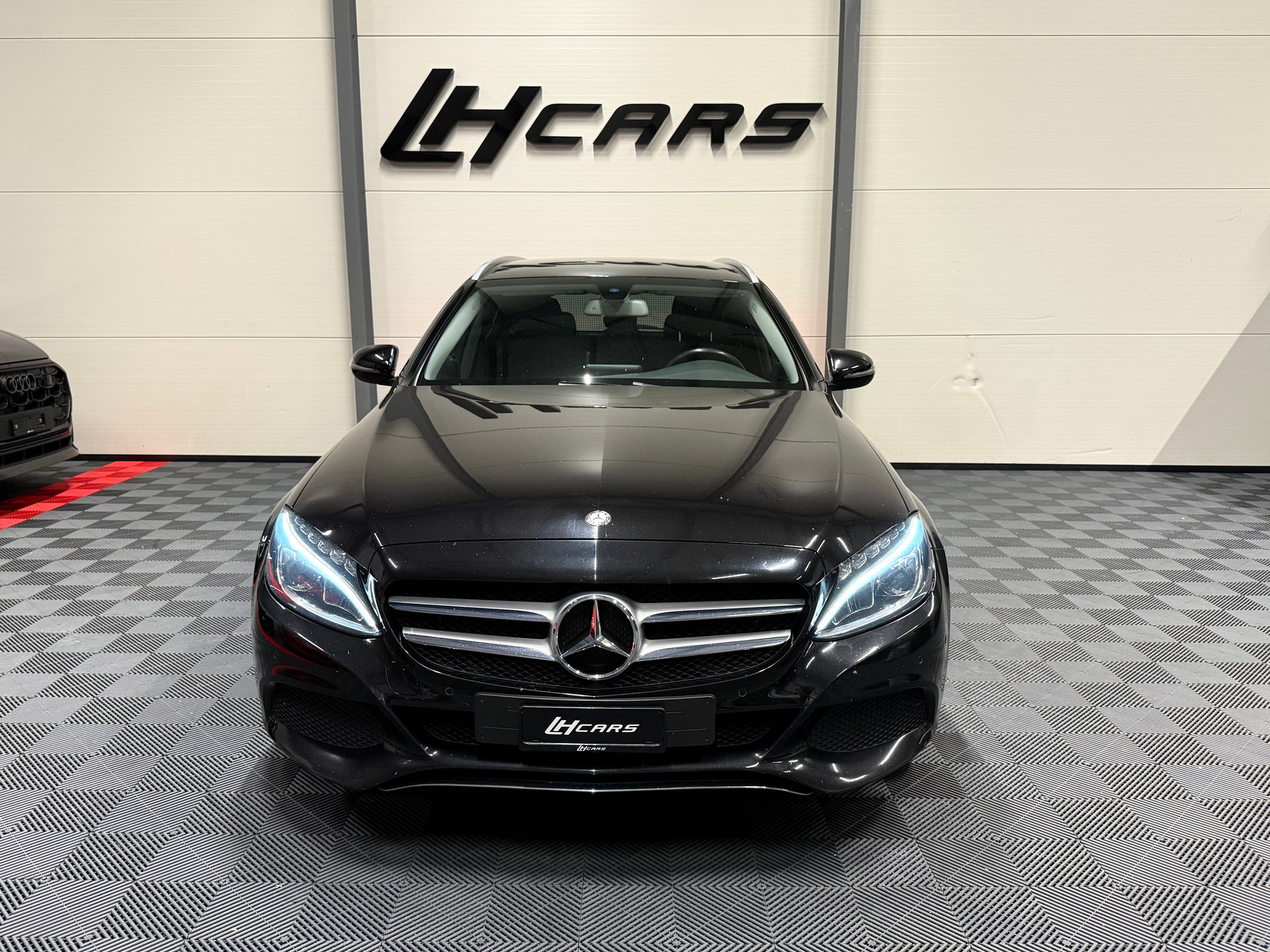 MERCEDES-BENZ C 220 d Avantgarde Kombi-image-6