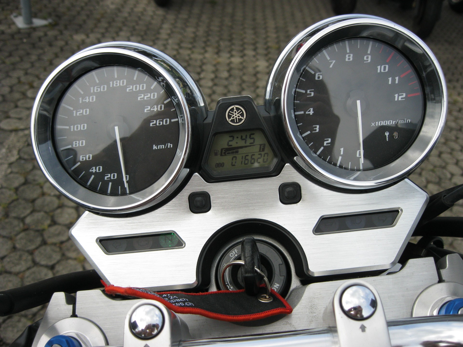 YAMAHA XJR 1300-image-4