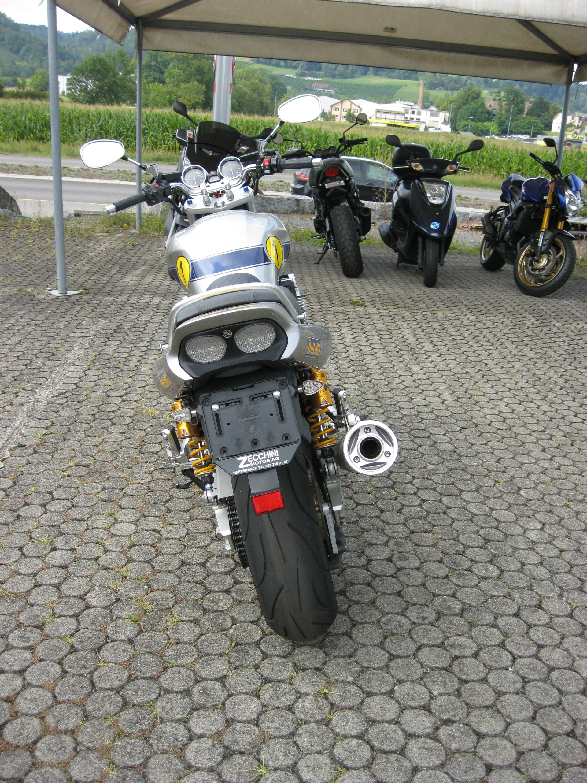 YAMAHA XJR 1300-image-3