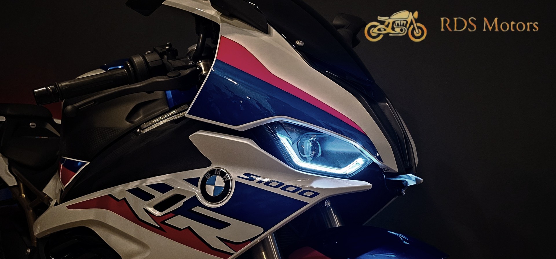BMW S 1000 RR M Pack-showroom-element-3
