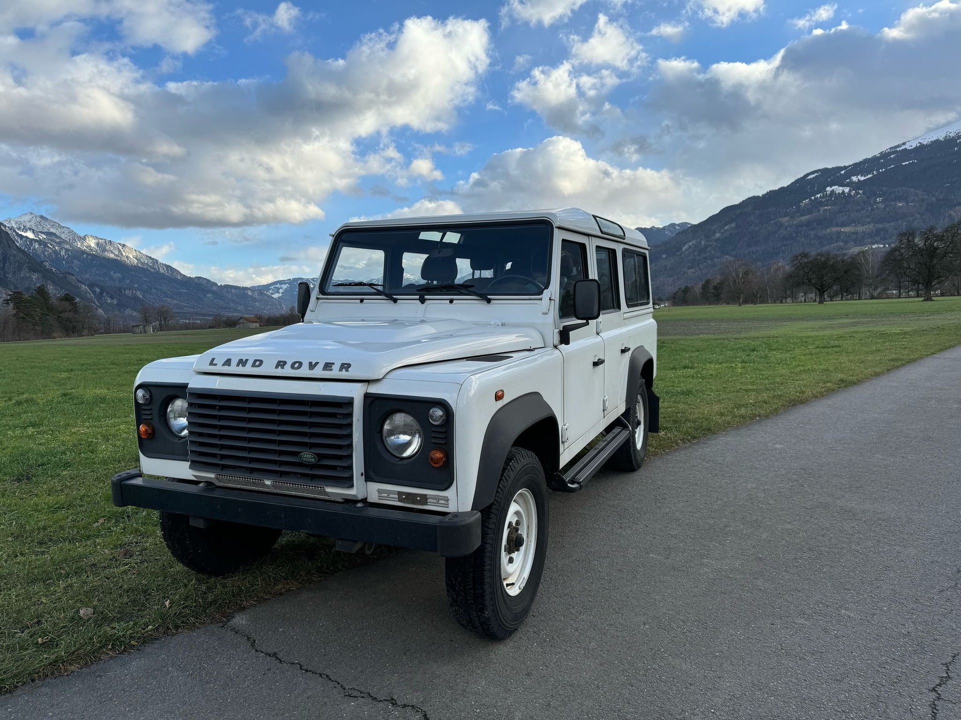 LAND ROVER Defender 110 TD4-image-0