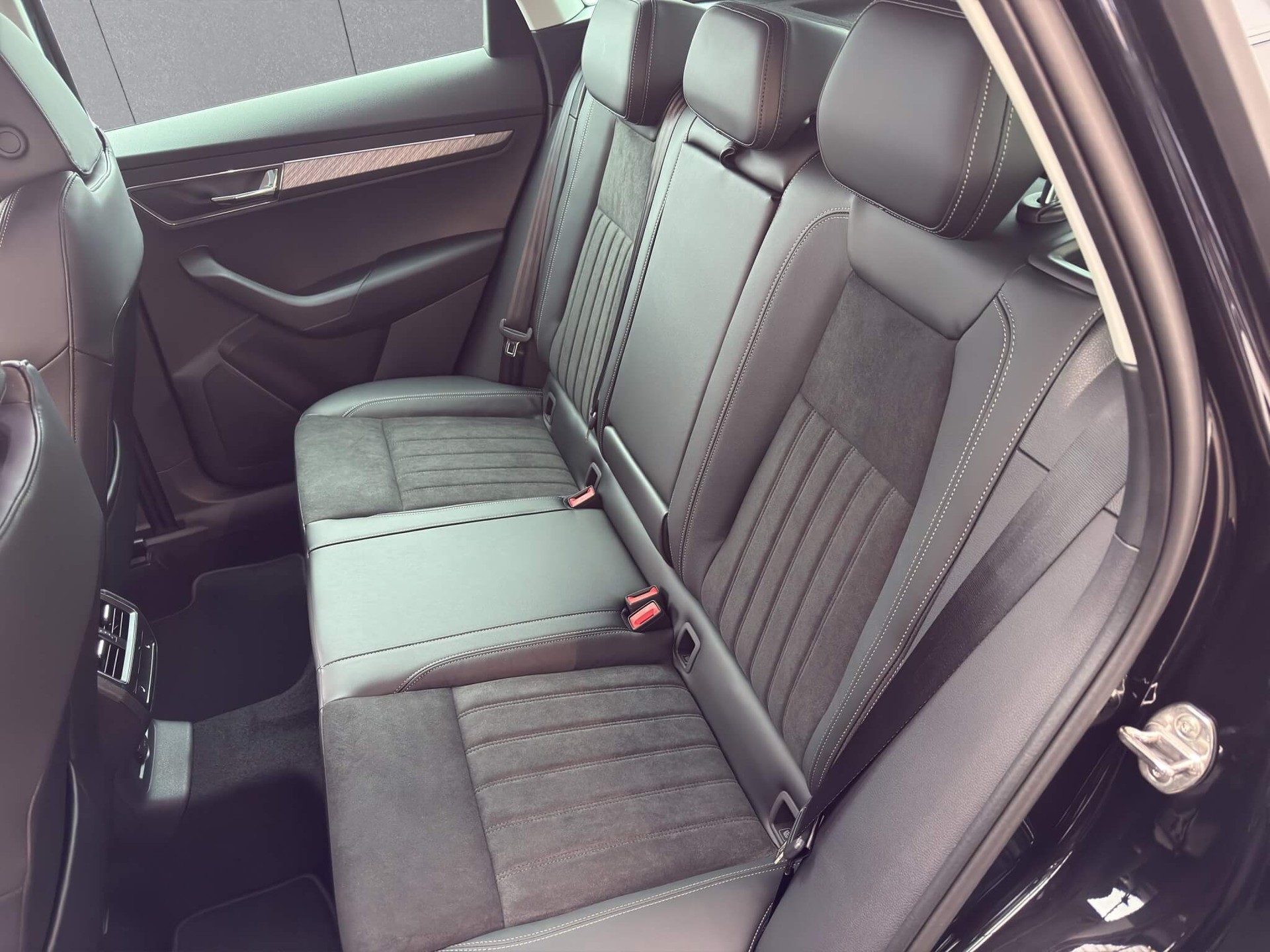 SKODA Karoq 1.5 TSI Dynamic DSG-image-6