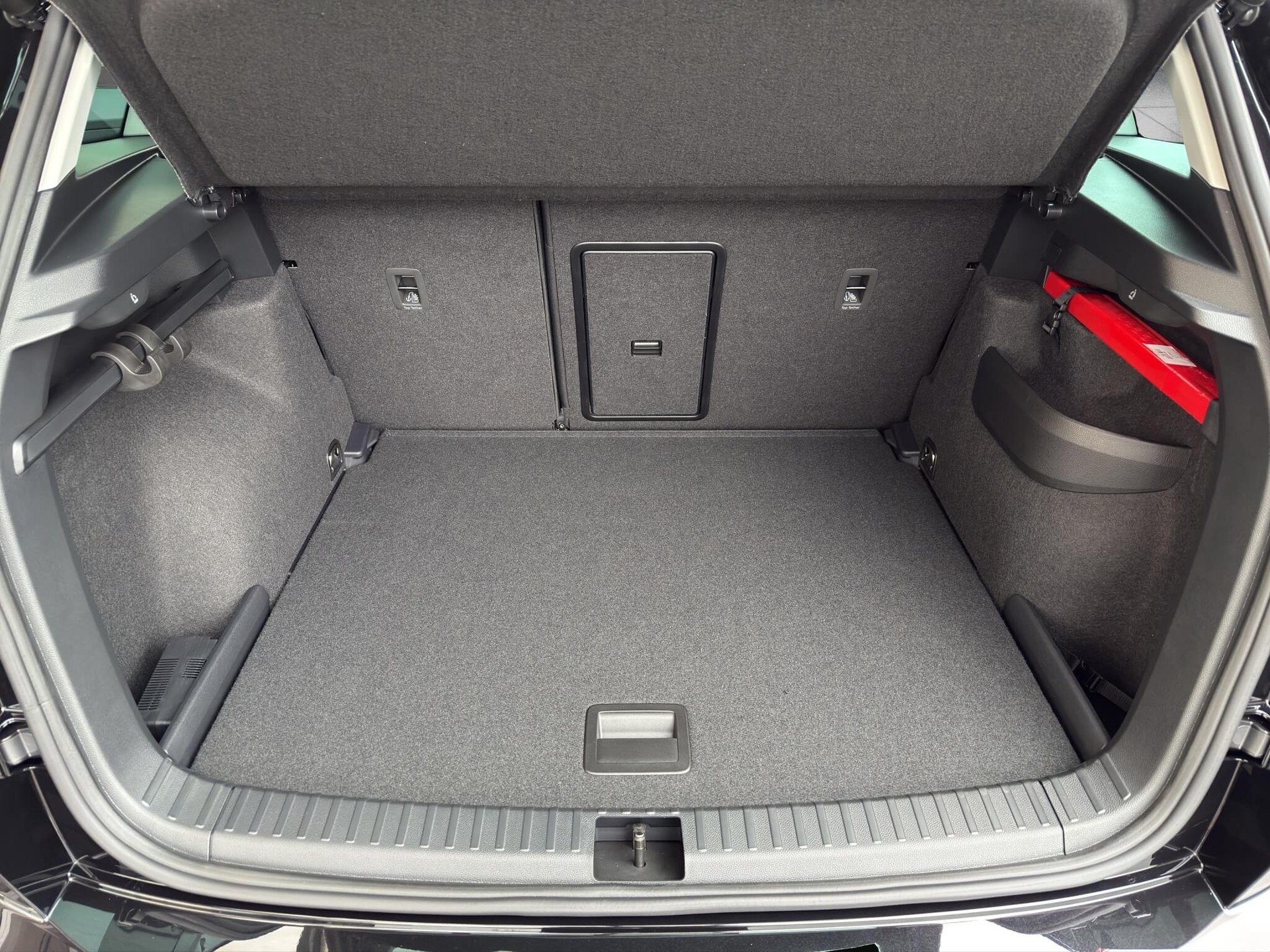 SKODA Karoq 1.5 TSI Dynamic DSG-image-8