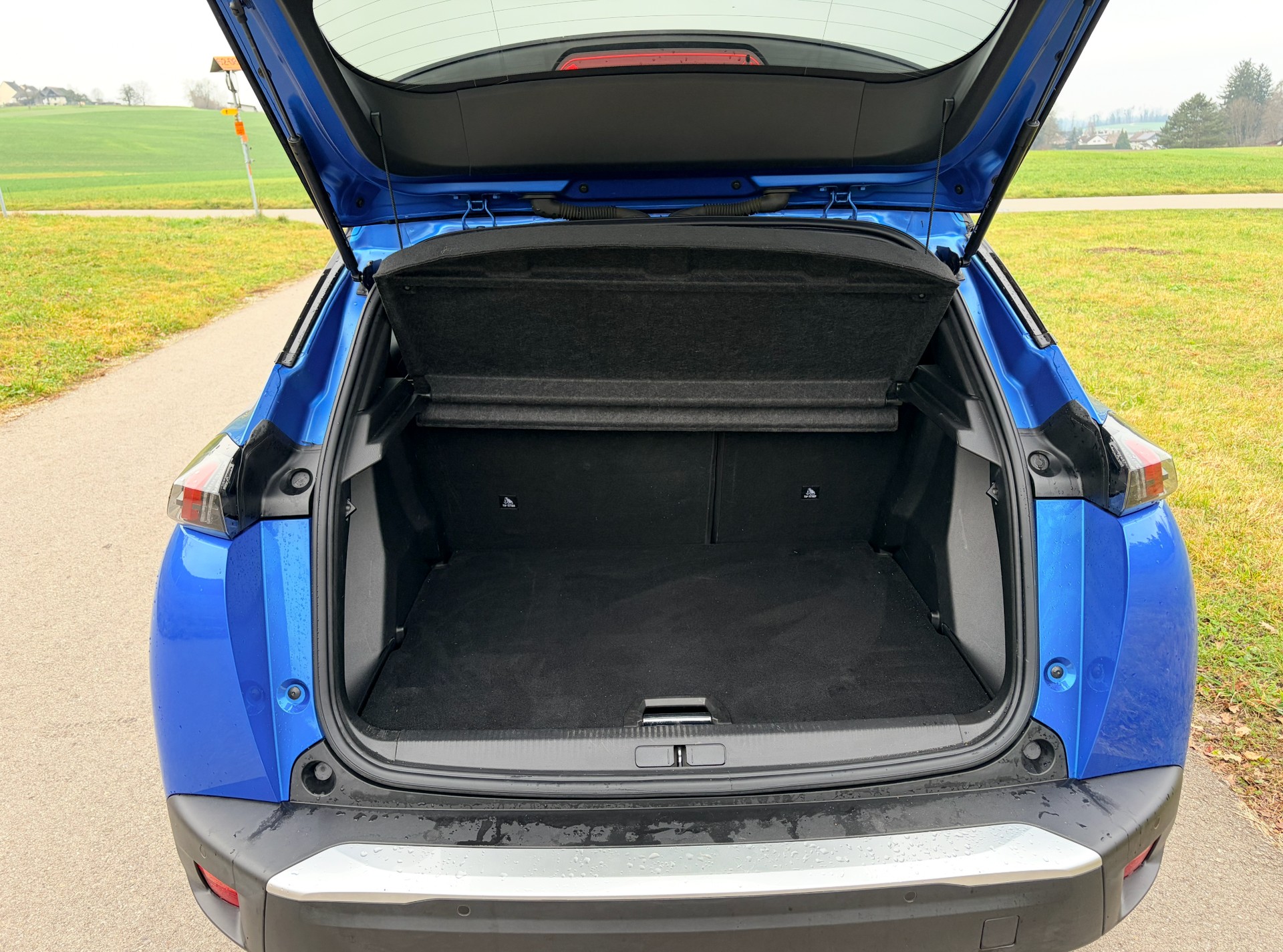PEUGEOT 2008 e GT-image-10