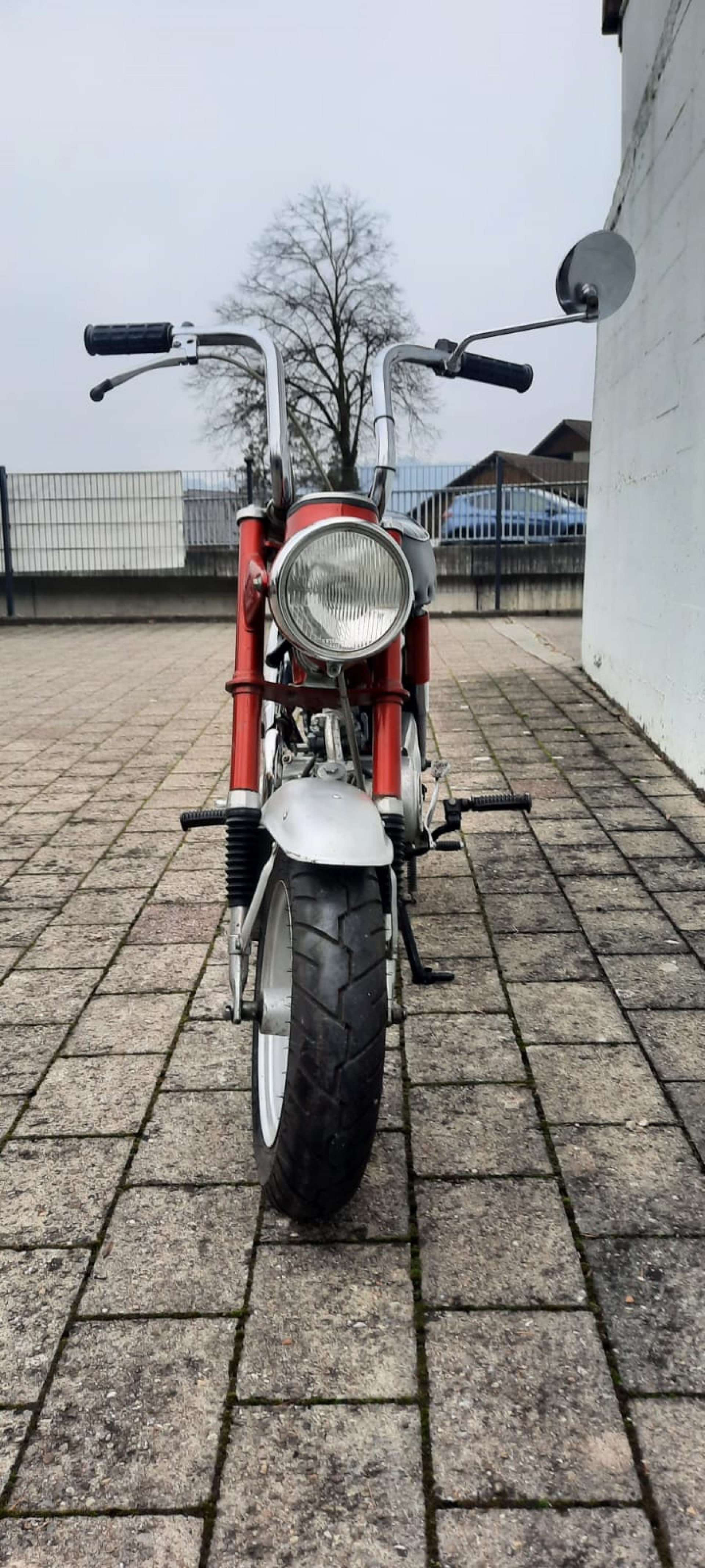 HONDA Dax ST 50-showroom-element-2