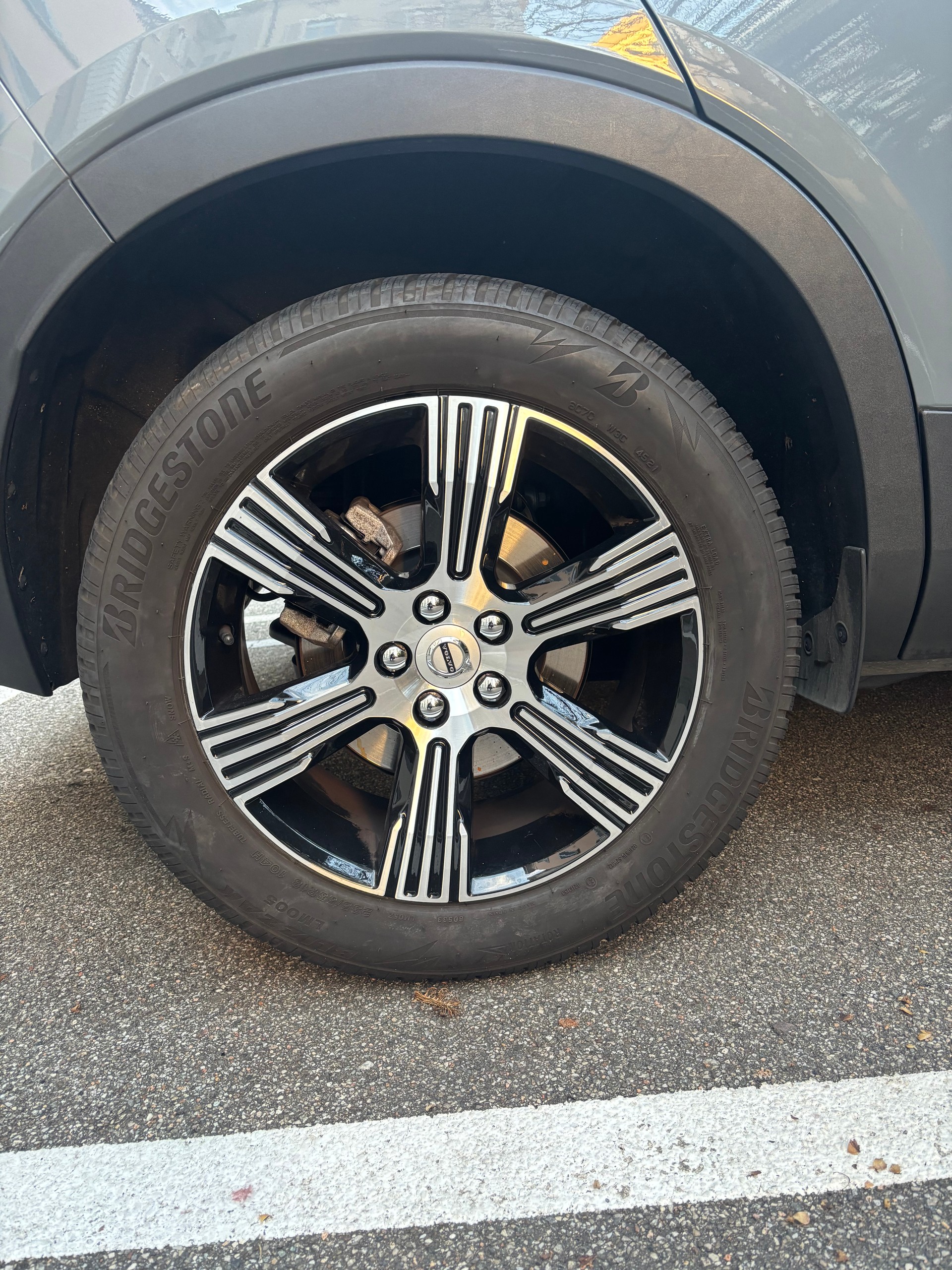 VOLVO XC40 B4 Benzin Mild Hybrid AWD Core DCT-image-3