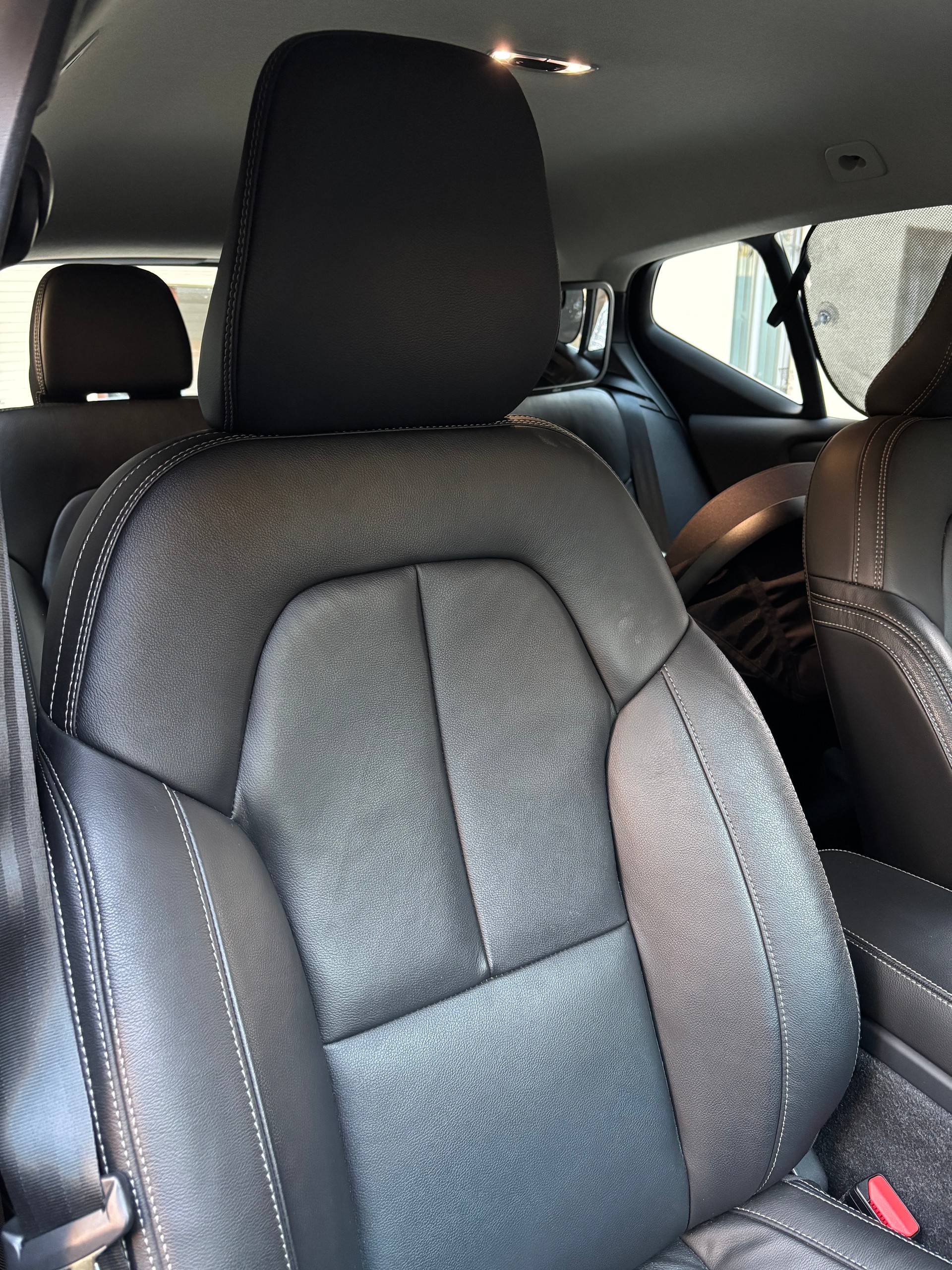 VOLVO XC40 B4 Benzin Mild Hybrid AWD Core DCT-image-2