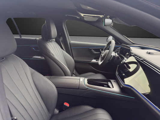 MERCEDES-BENZ E 300 de T 4M 9G-Tronic-image-7