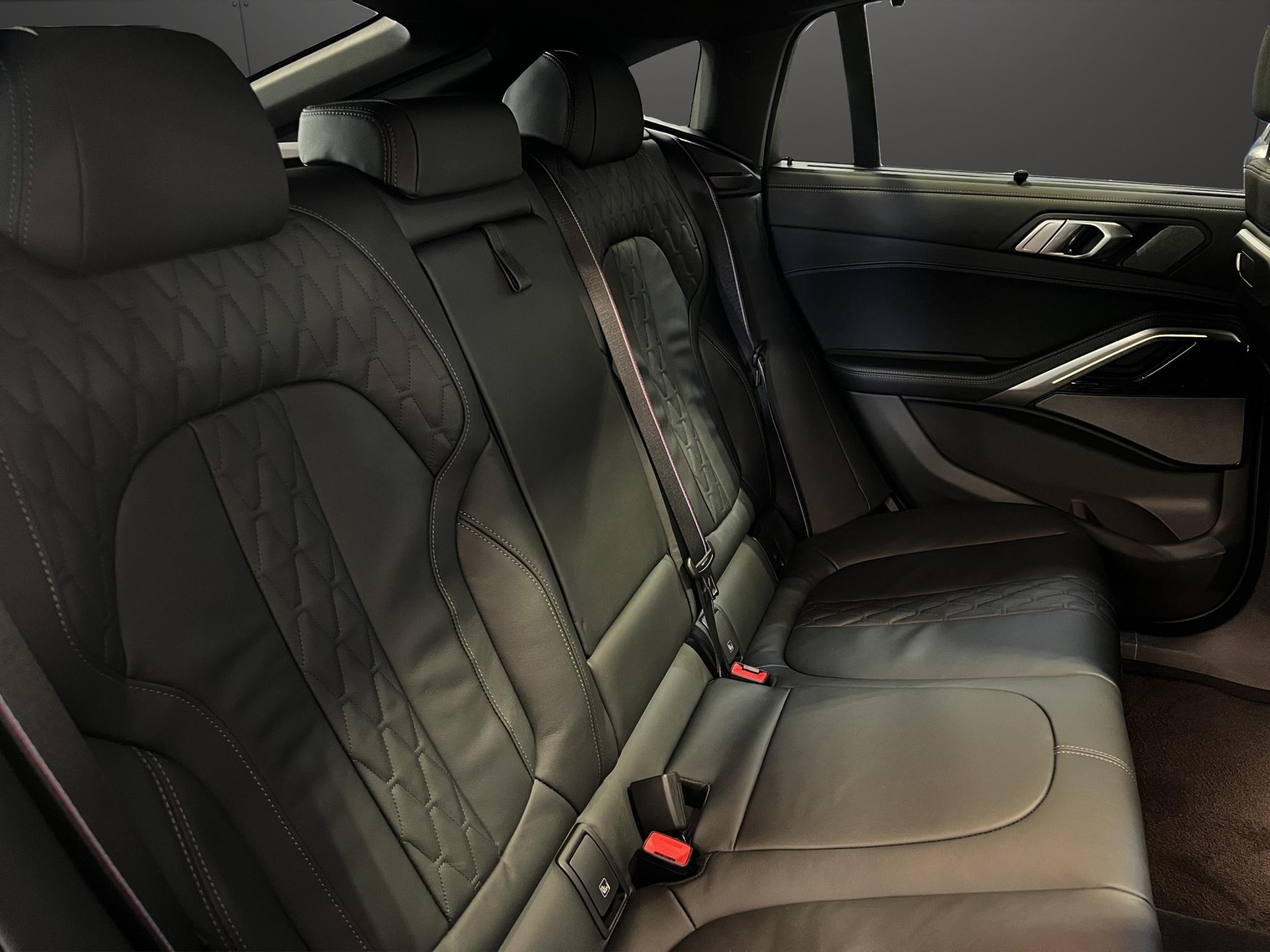 BMW X6 xDrive40d M Sport-image-16