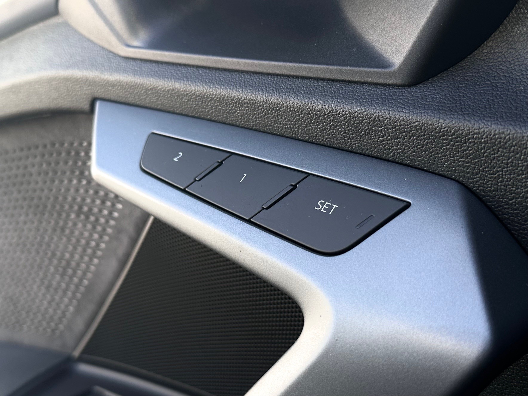 AUDI A3 Sportback TFSI 150 kW quattro S line S tronic-image-12