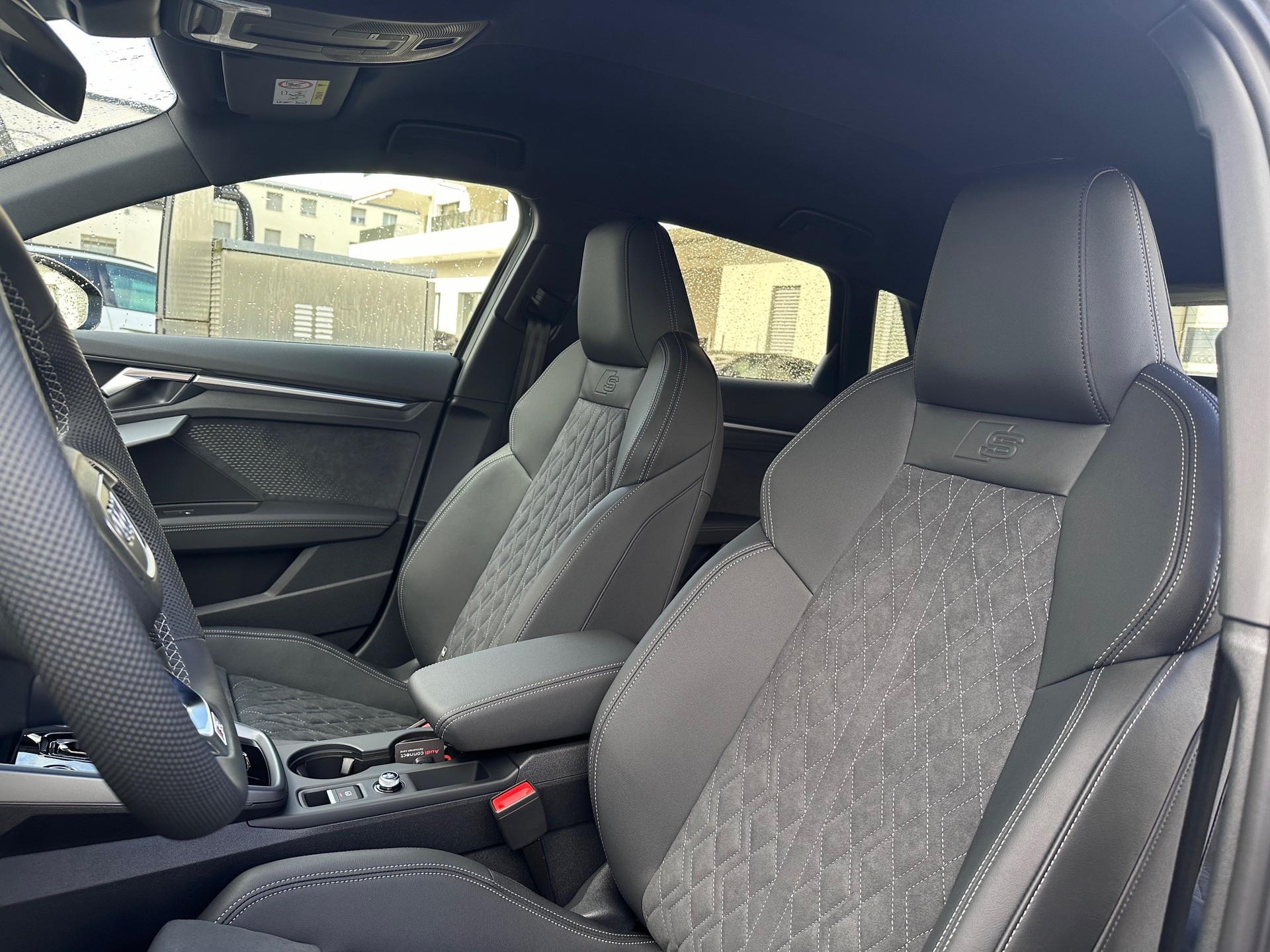 AUDI A3 Sportback TFSI 150 kW quattro S line S tronic-image-8
