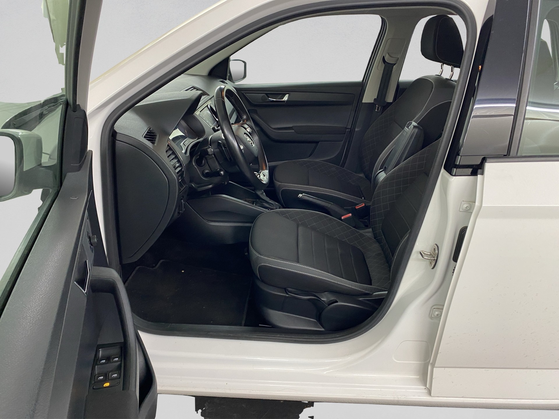 SKODA Fabia Combi 1.0 TSI Ambition DSG-image-6