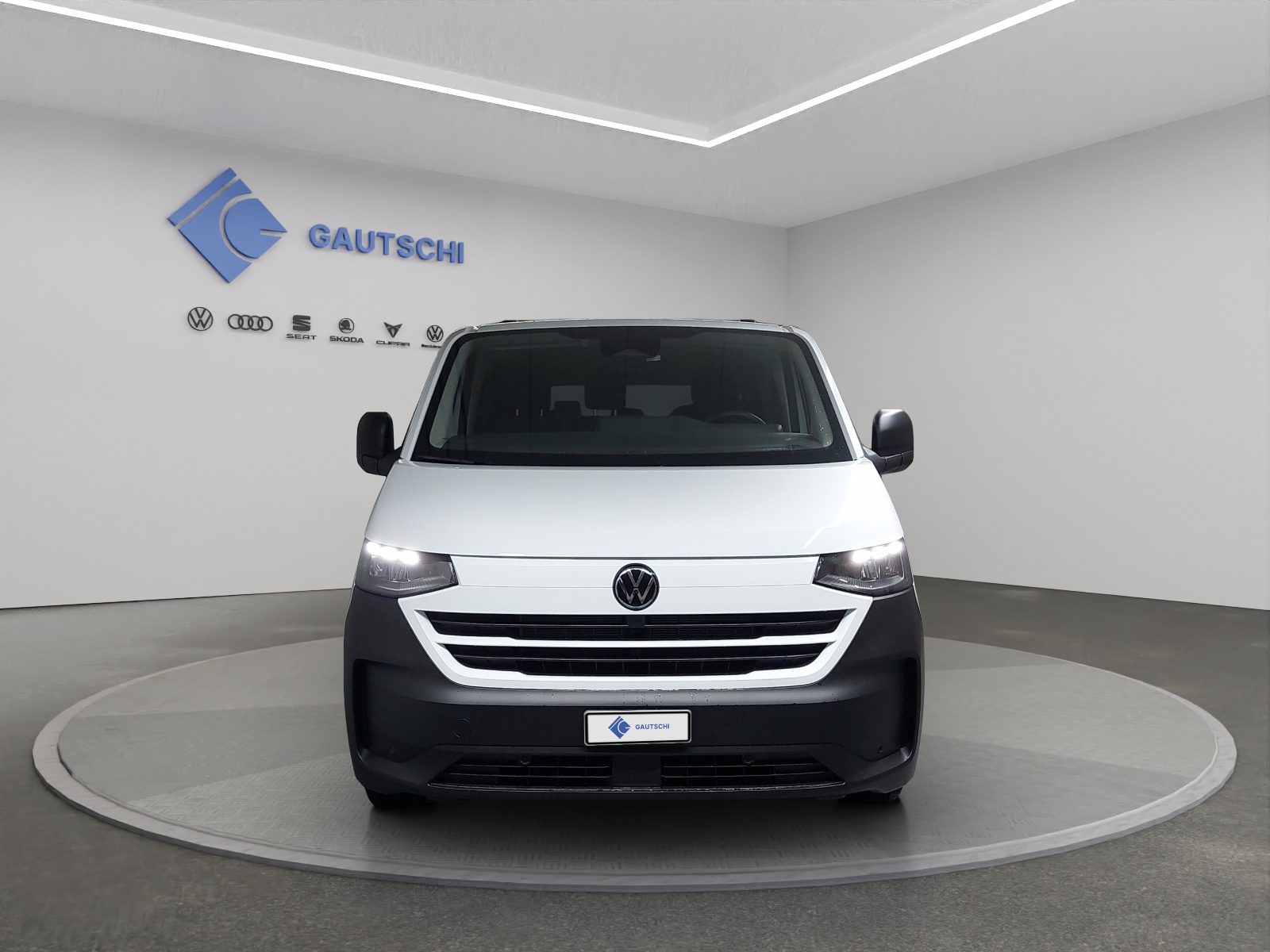 VW Transporter Kombi-image-4