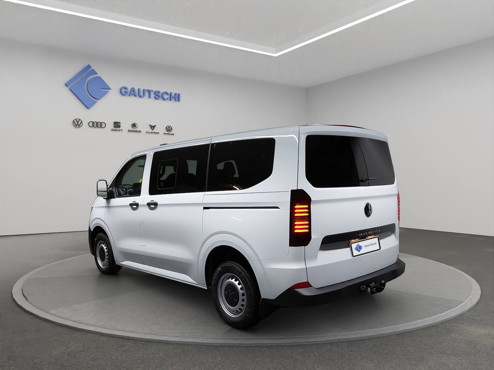 VW Transporter Kombi-image-2