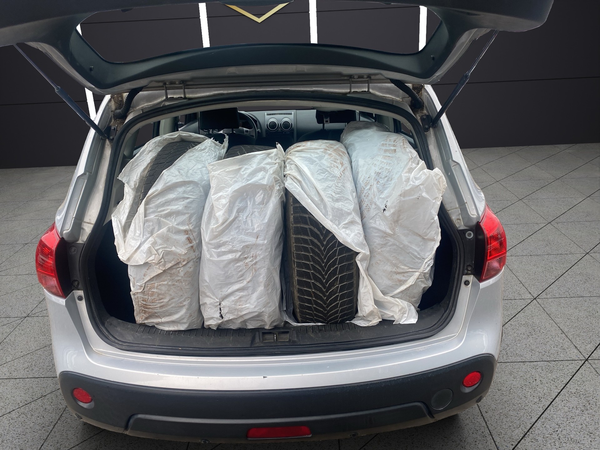 NISSAN Qashqai 2.0 dCi 4WD acenta Automatic-image-4