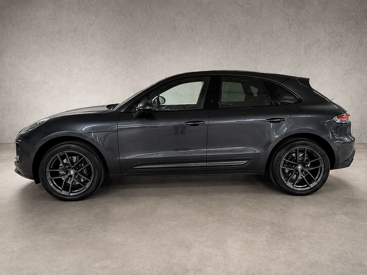 PORSCHE Macan T PDK-image-1