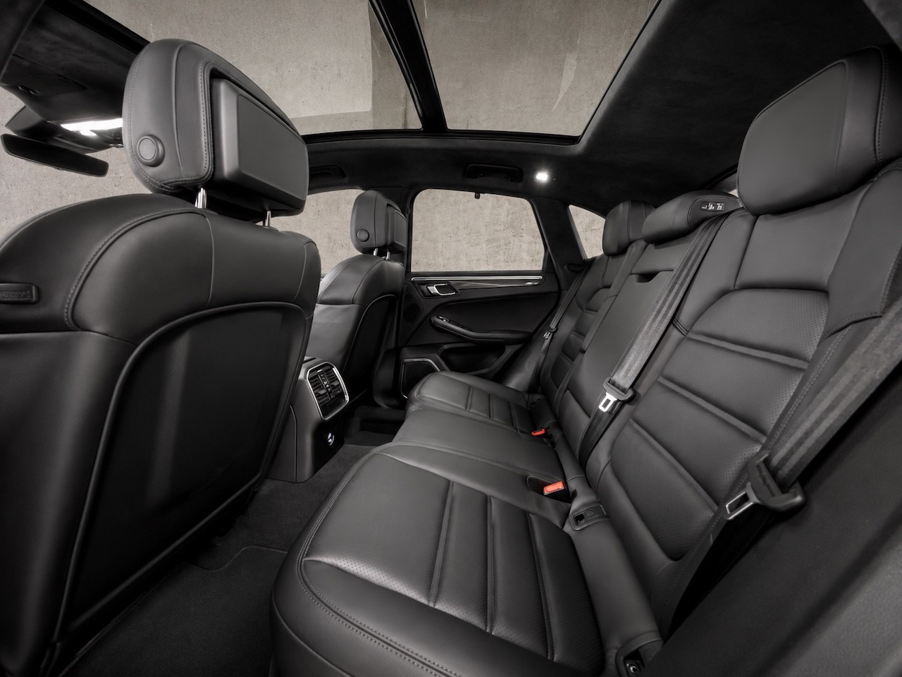 PORSCHE Macan T PDK-image-9