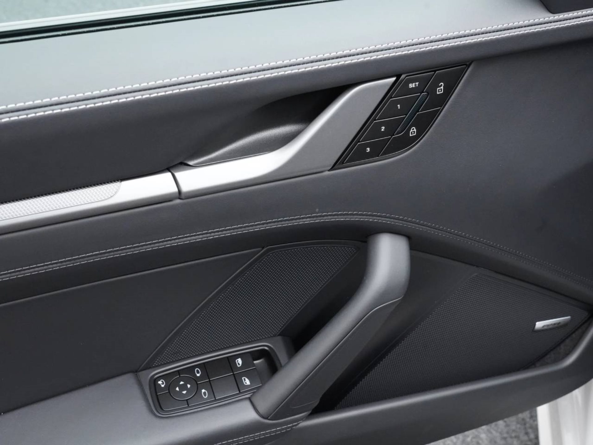 PORSCHE 911 Carrera S-image-21