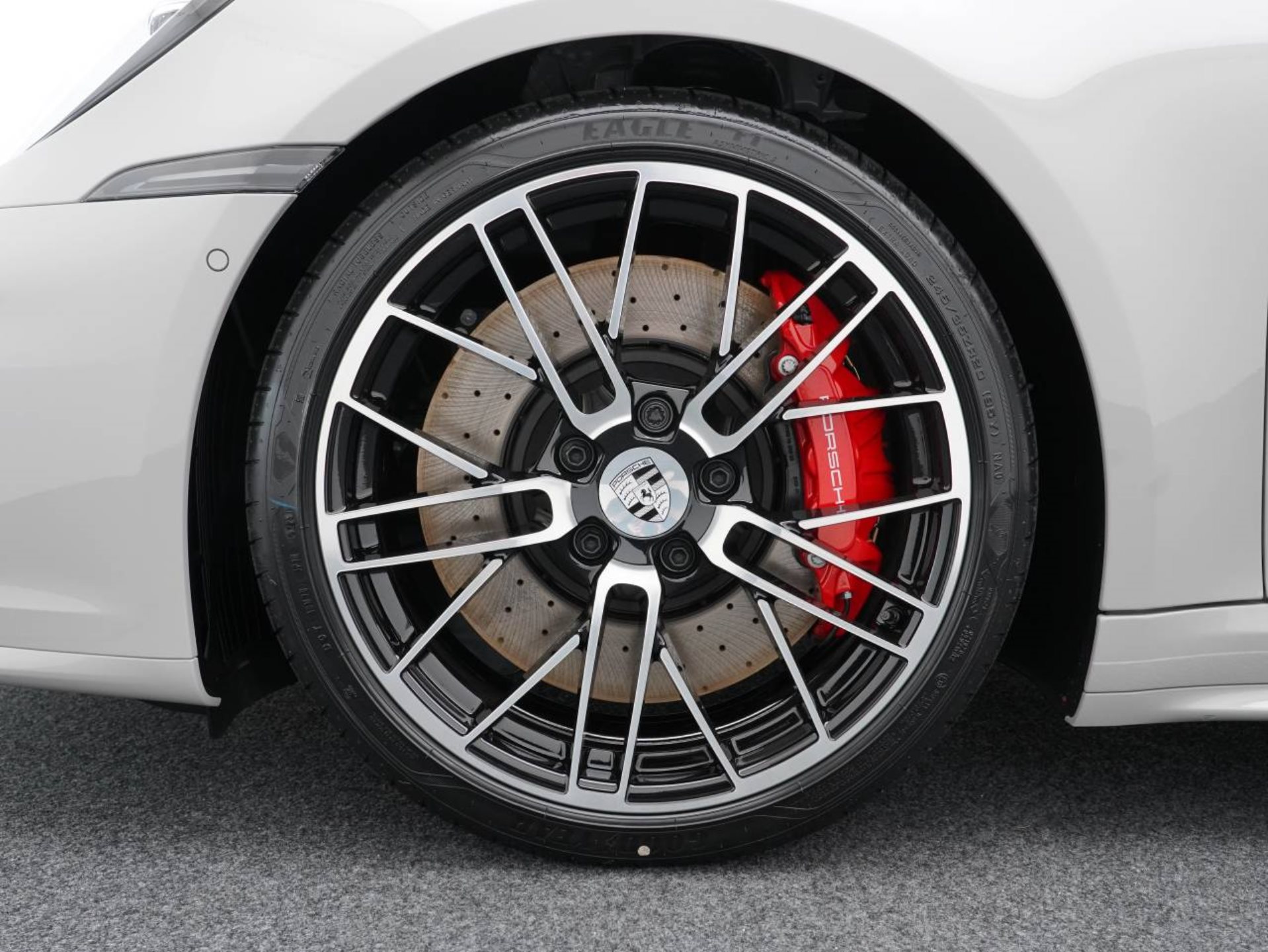 PORSCHE 911 Carrera S-image-10