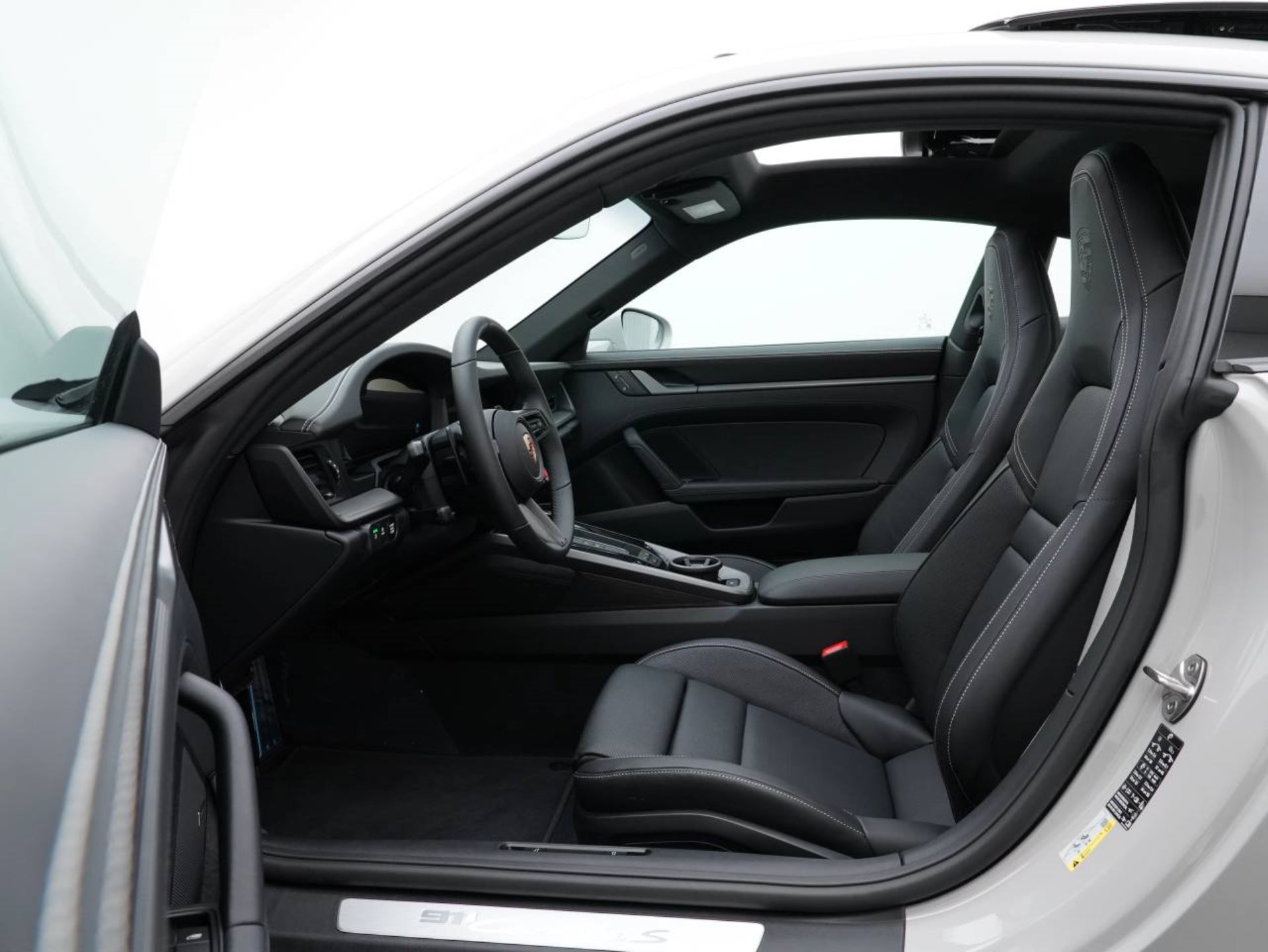 PORSCHE 911 Carrera S-image-4
