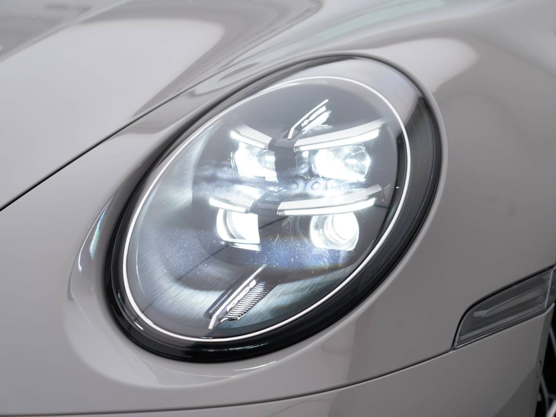 PORSCHE 911 Carrera S-image-12