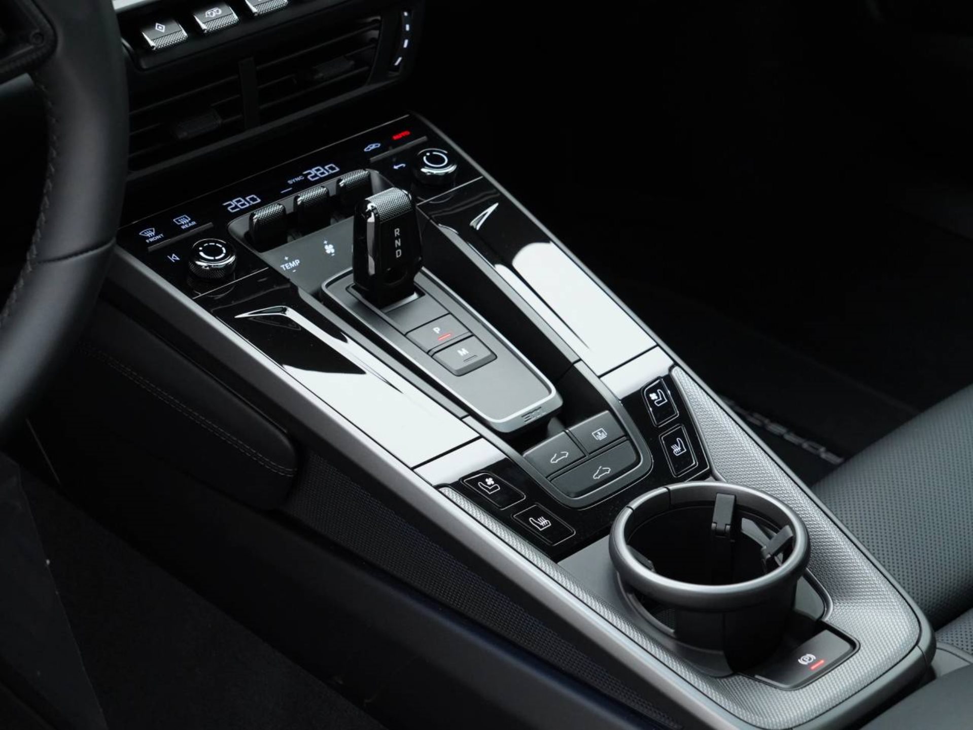 PORSCHE 911 Carrera S-image-19