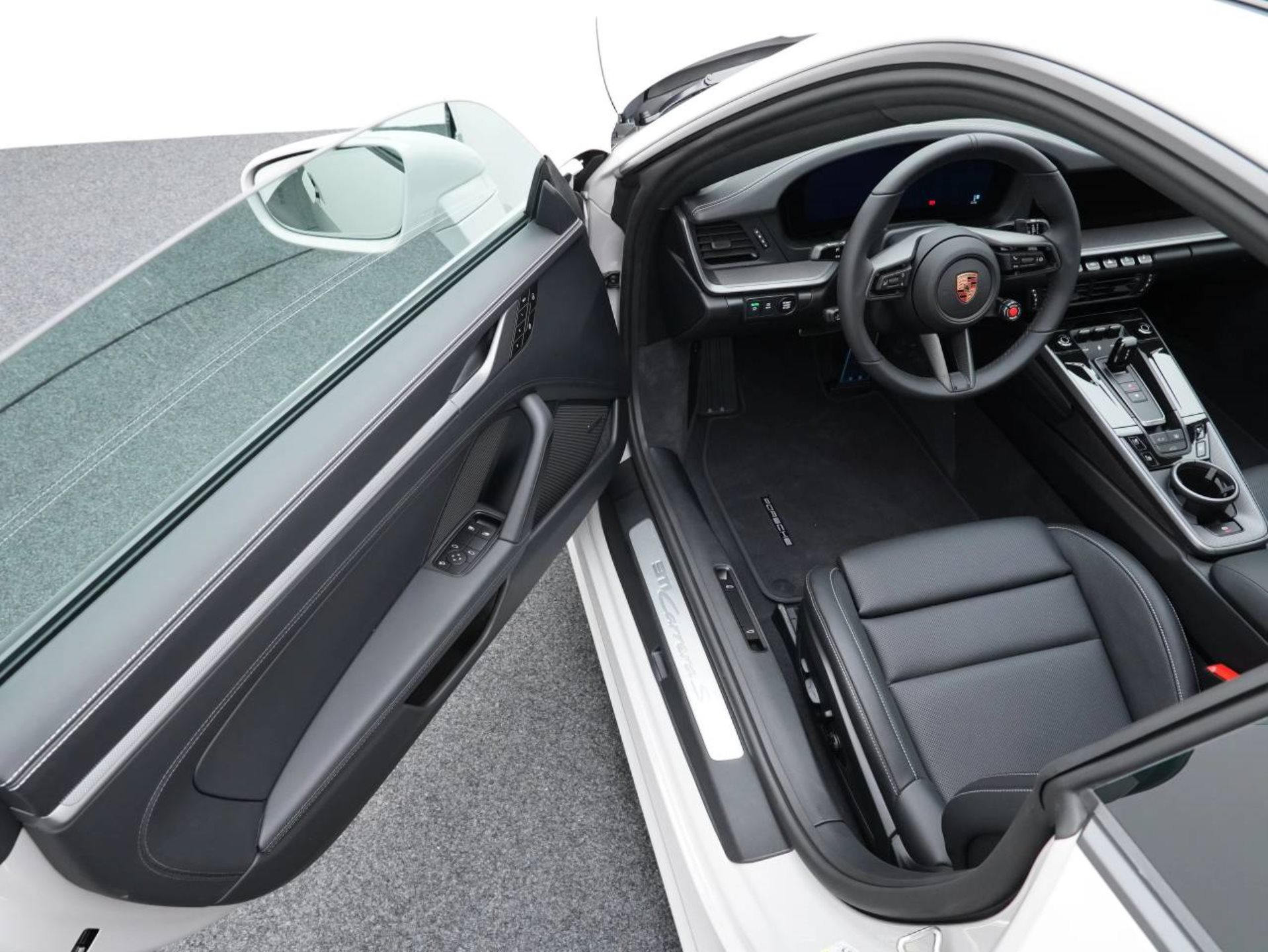 PORSCHE 911 Carrera S-image-3