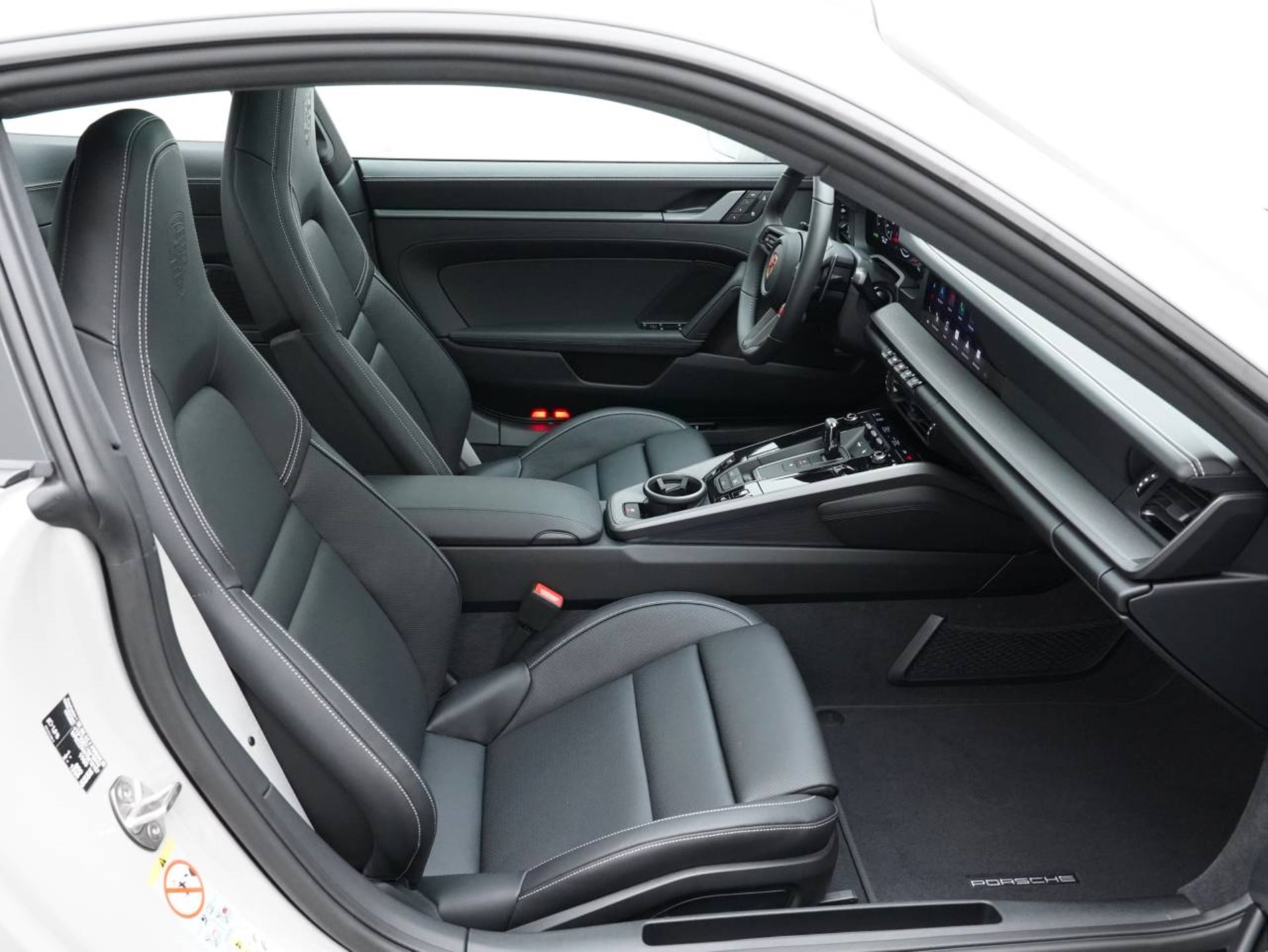 PORSCHE 911 Carrera S-image-25