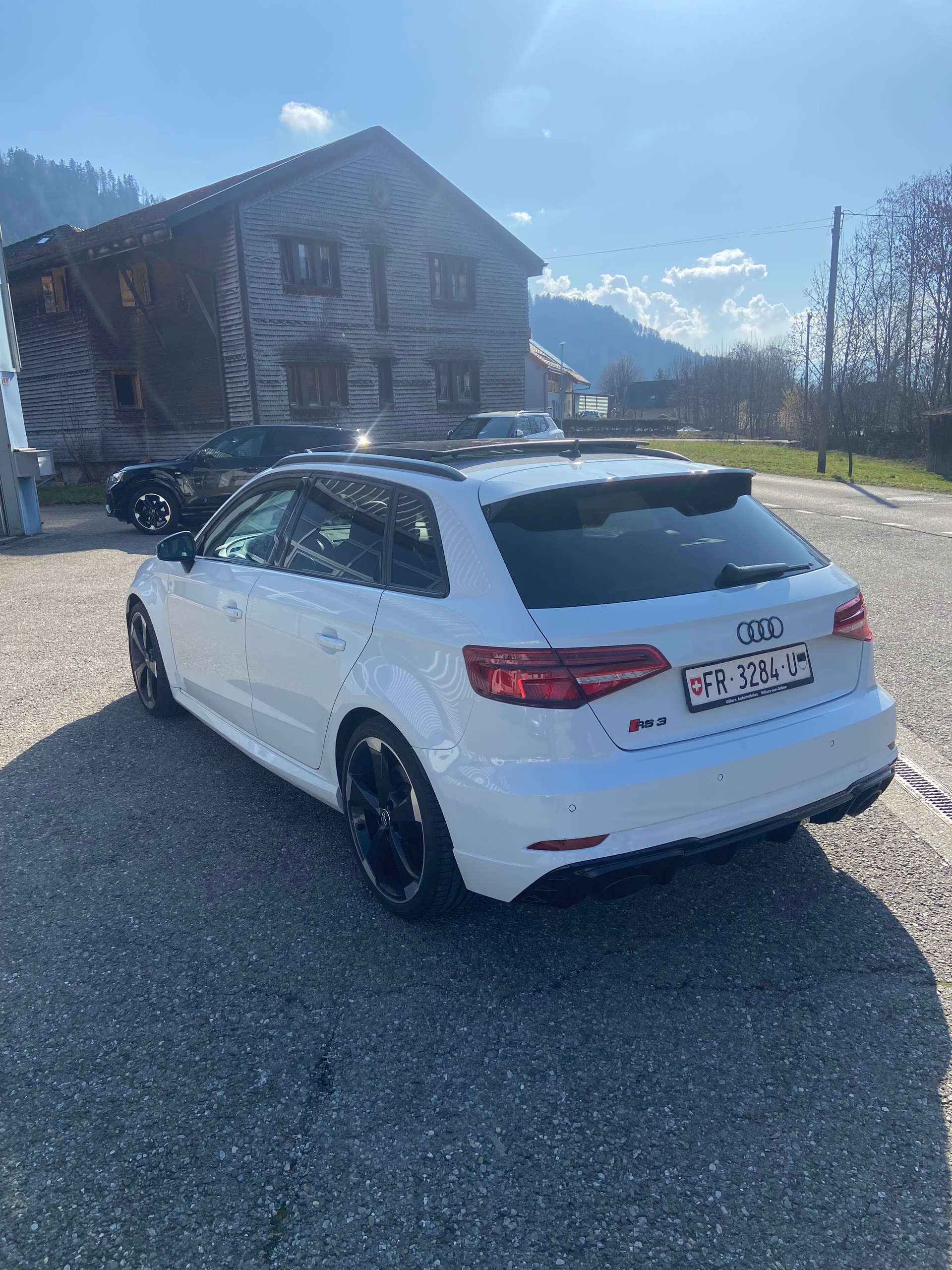 AUDI RS3 Sportback 2.5 TSI quattro S-tronic-image-2