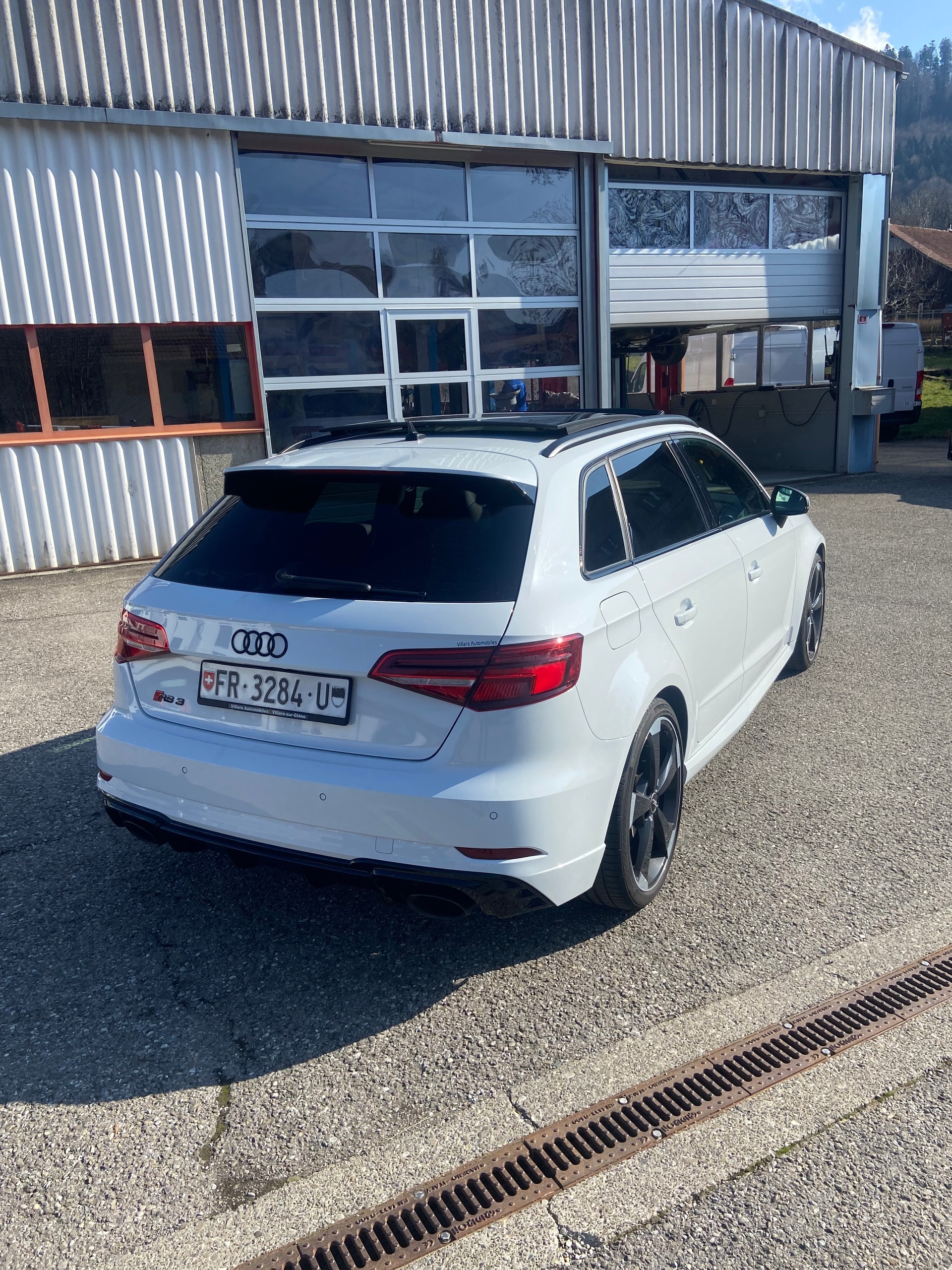 AUDI RS3 Sportback 2.5 TSI quattro S-tronic-image-1