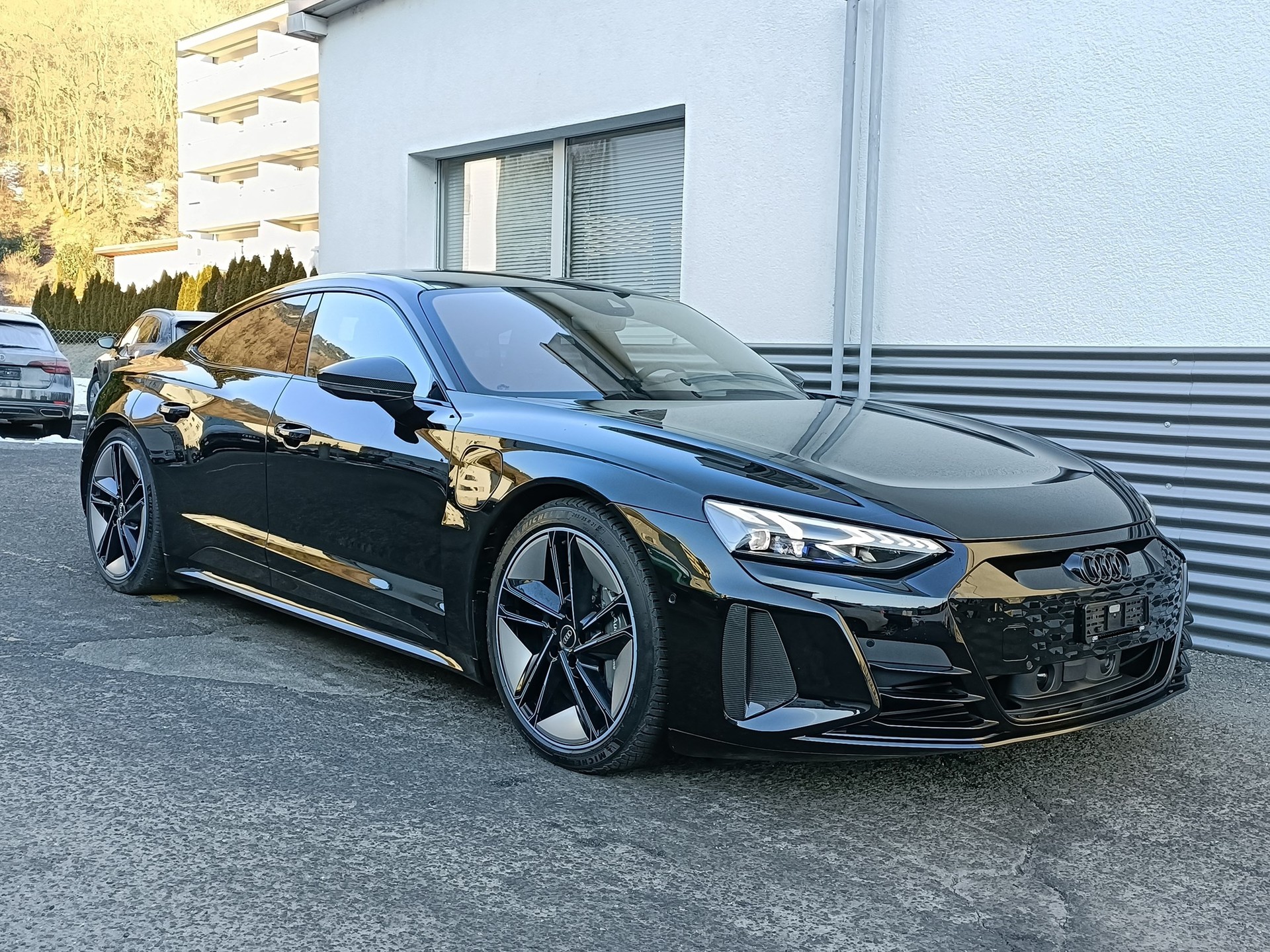 AUDI RS e-tron GT quattro-image-4