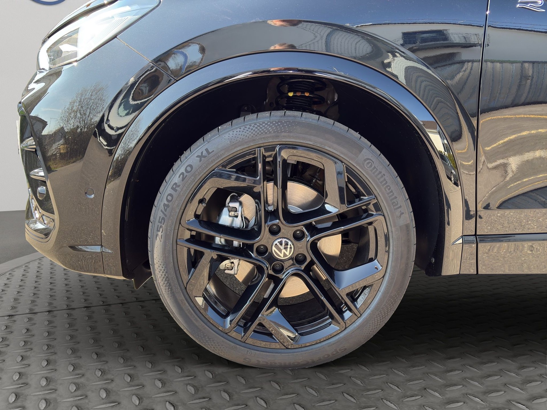 VW Tiguan 2.0 TSI DSG R-Line 4Motion-image-12