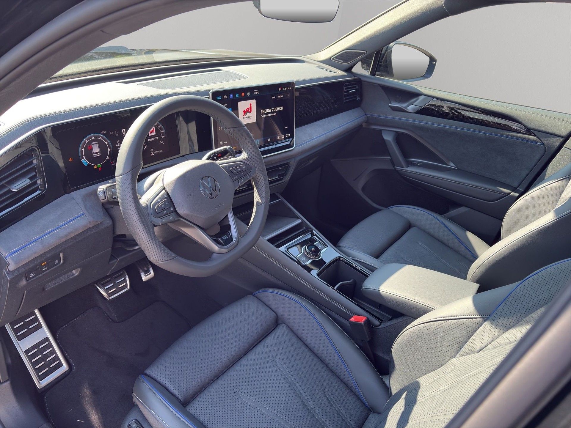 VW Tiguan 2.0 TSI DSG R-Line 4Motion-image-9