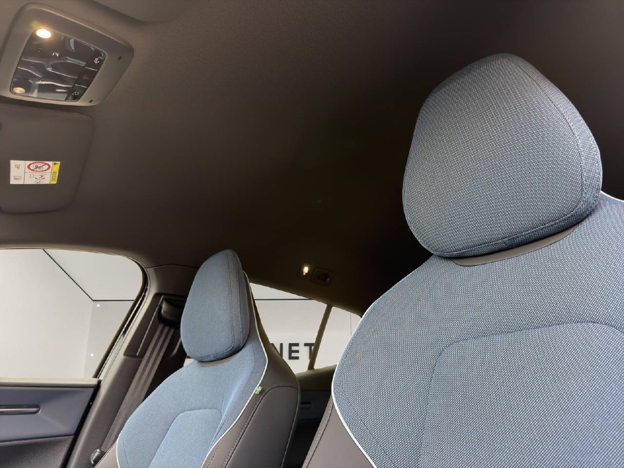 VOLVO EX30 E60 Plus BLACK EDITION-image-10
