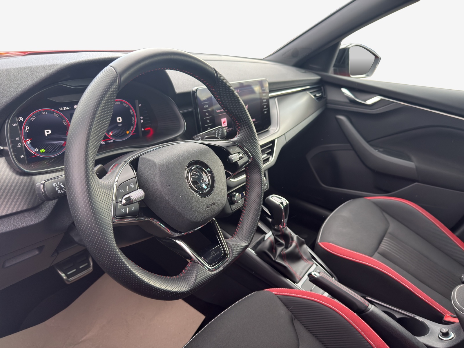 SKODA Kamiq 1.0 TSI Monte Carlo DSG-image-15
