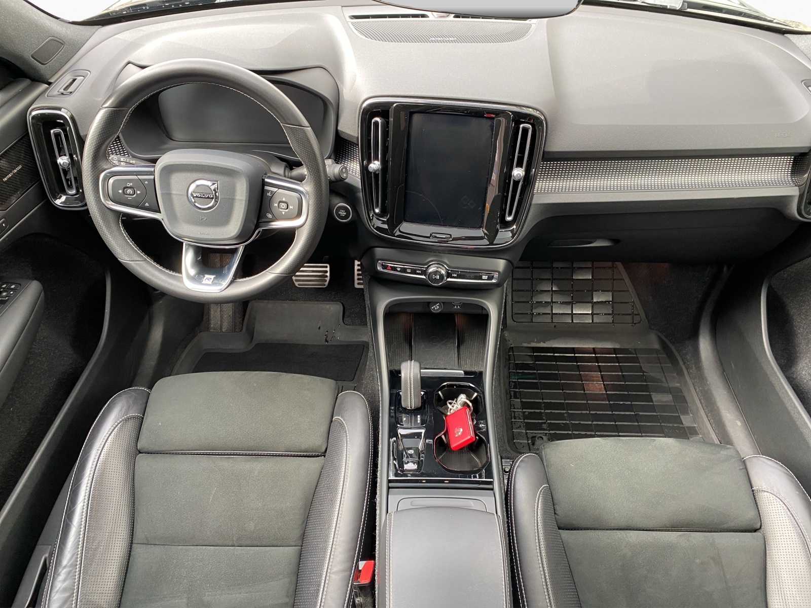 VOLVO XC40 2.0 D4 R-Design AWD-image-11